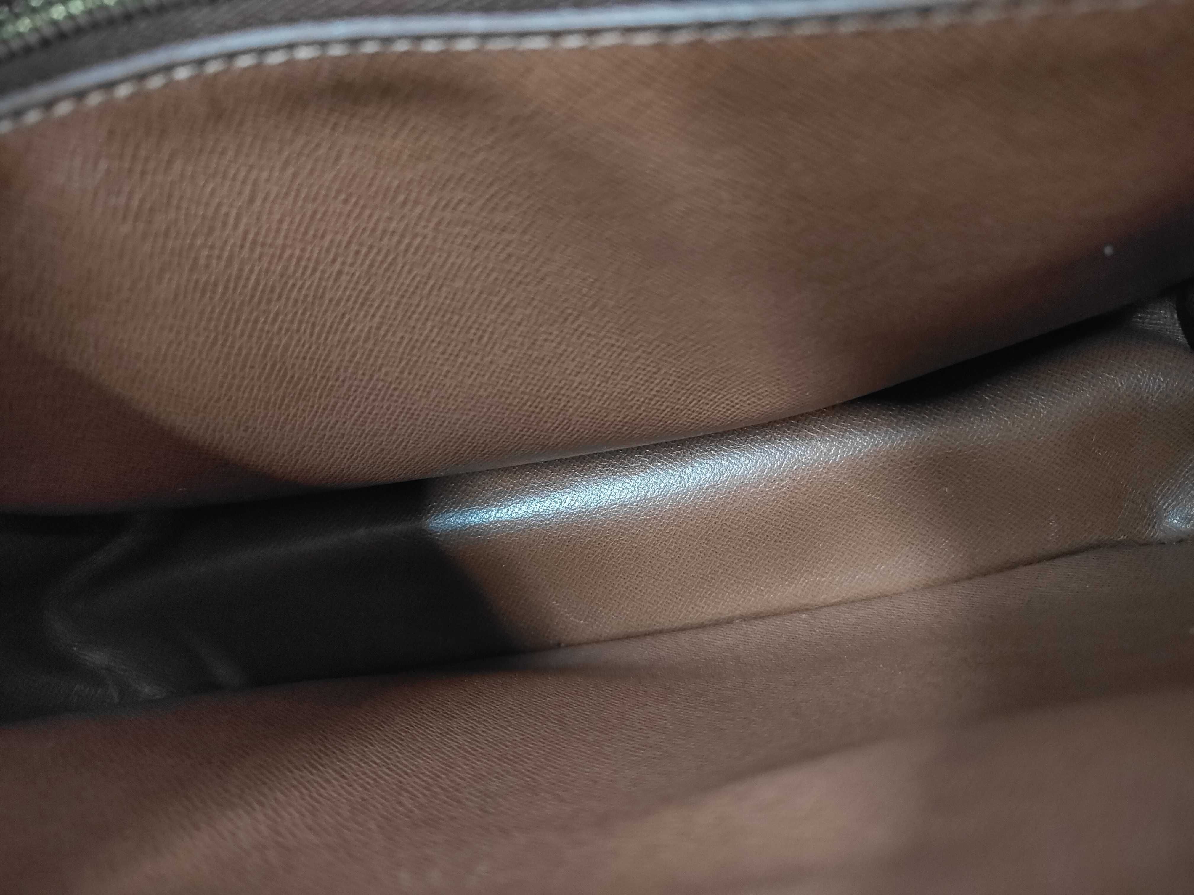 LV Nile Shoulder Bag — view 9