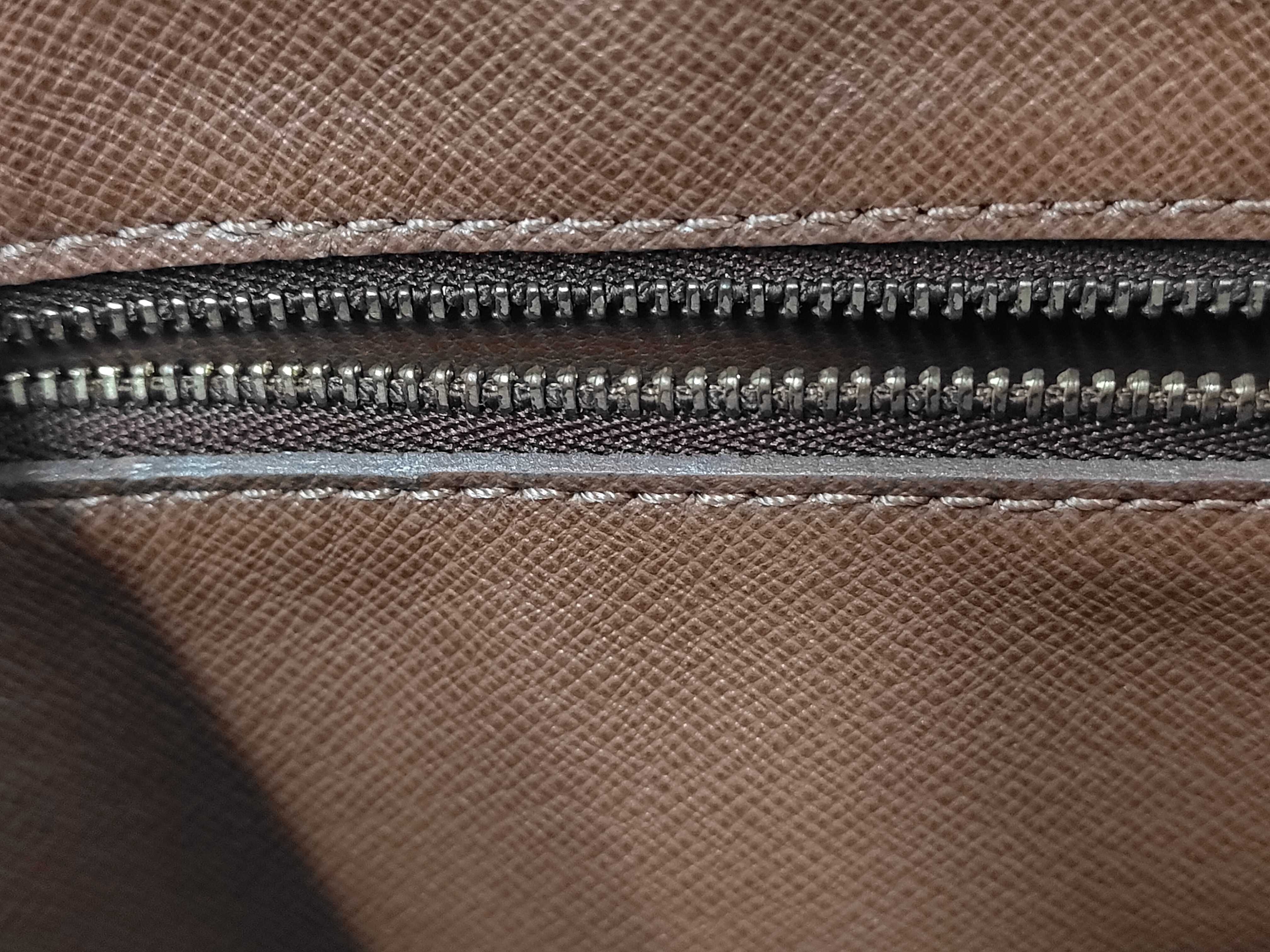 LV Nile Shoulder Bag — view 10