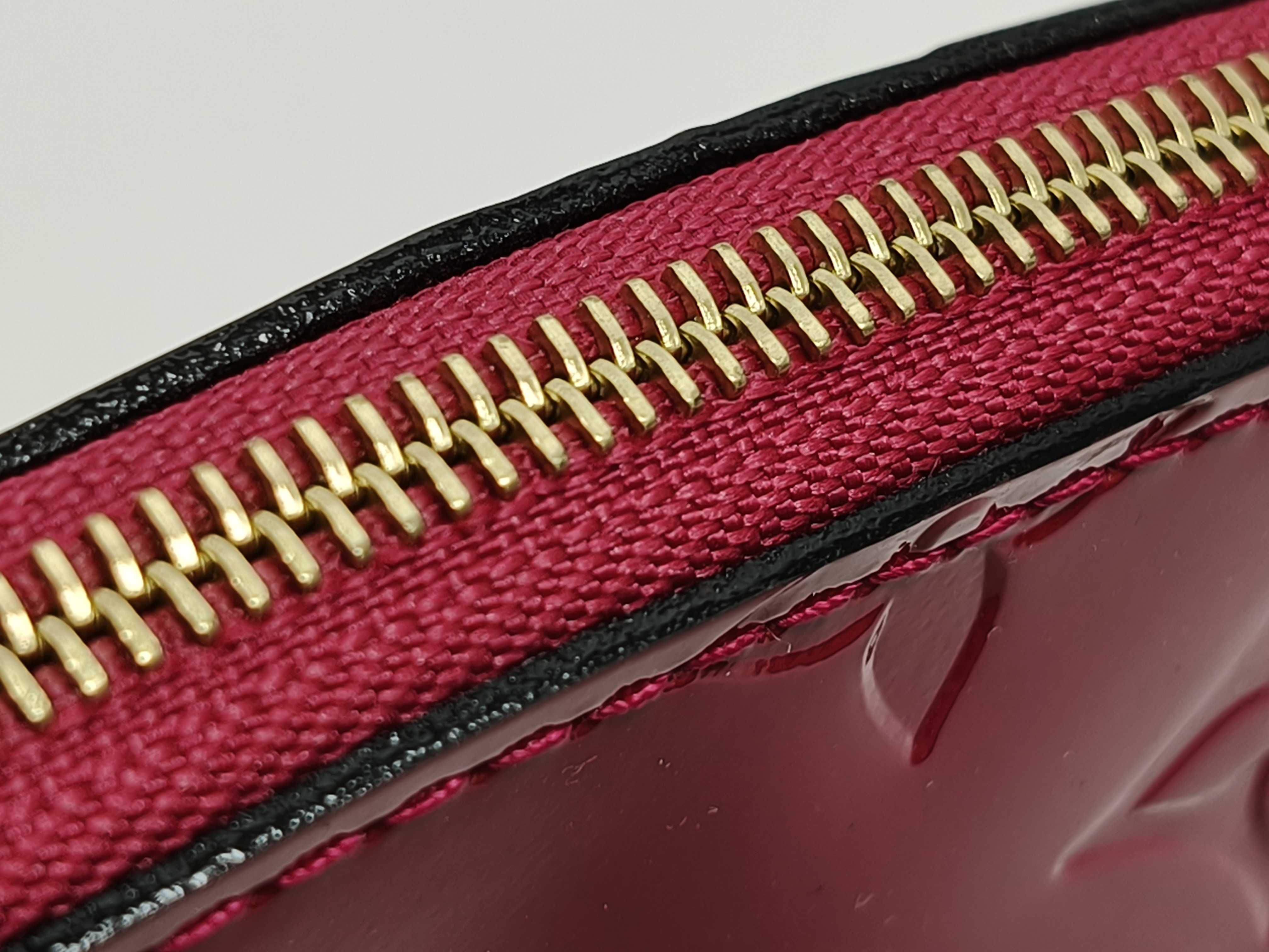 Vernis Pochette Cosmetic M91496. Accessories: Box, dust bag, pouch. — view 3