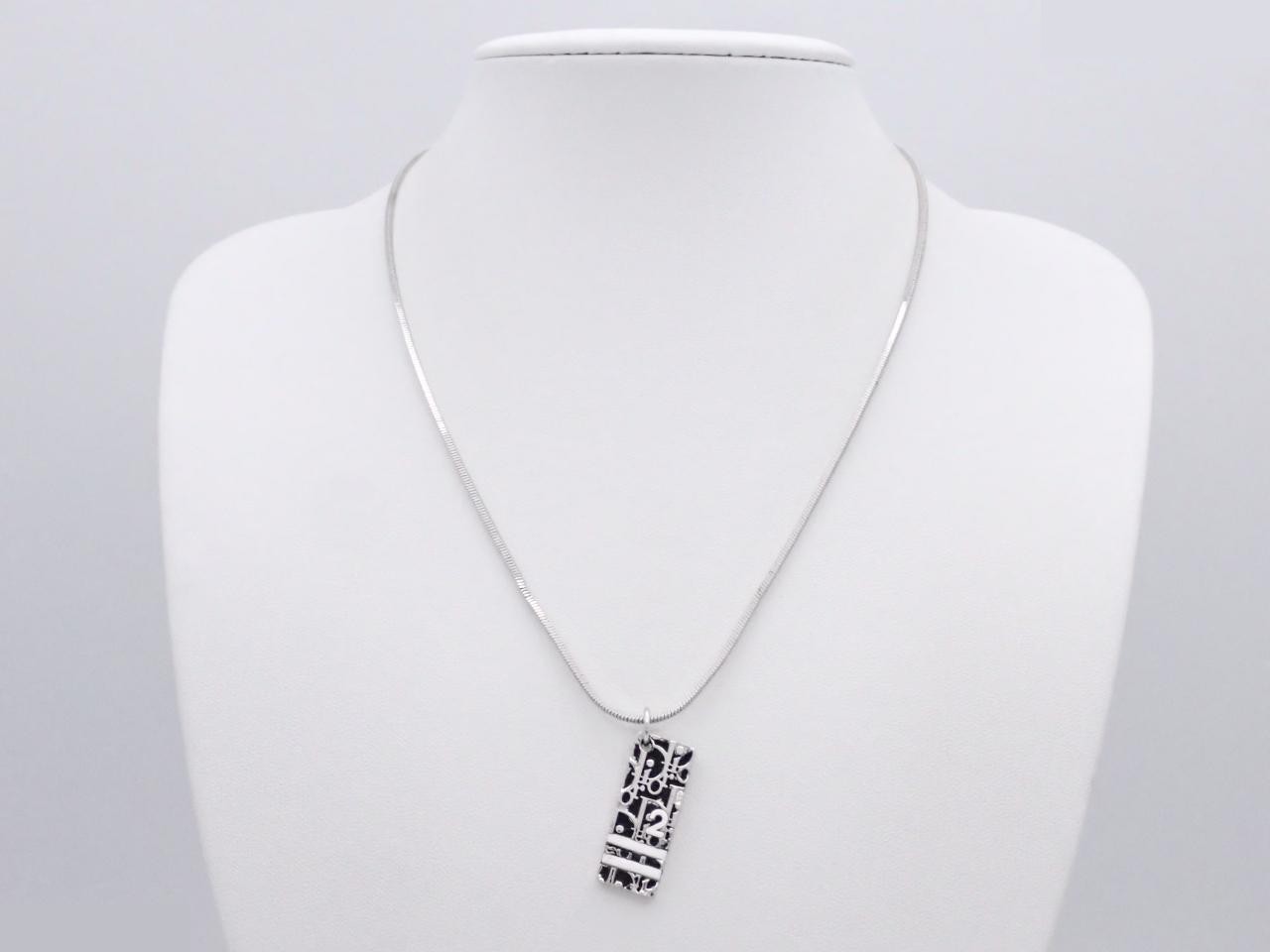 Necklace, Trotter design, silver, black — view 3