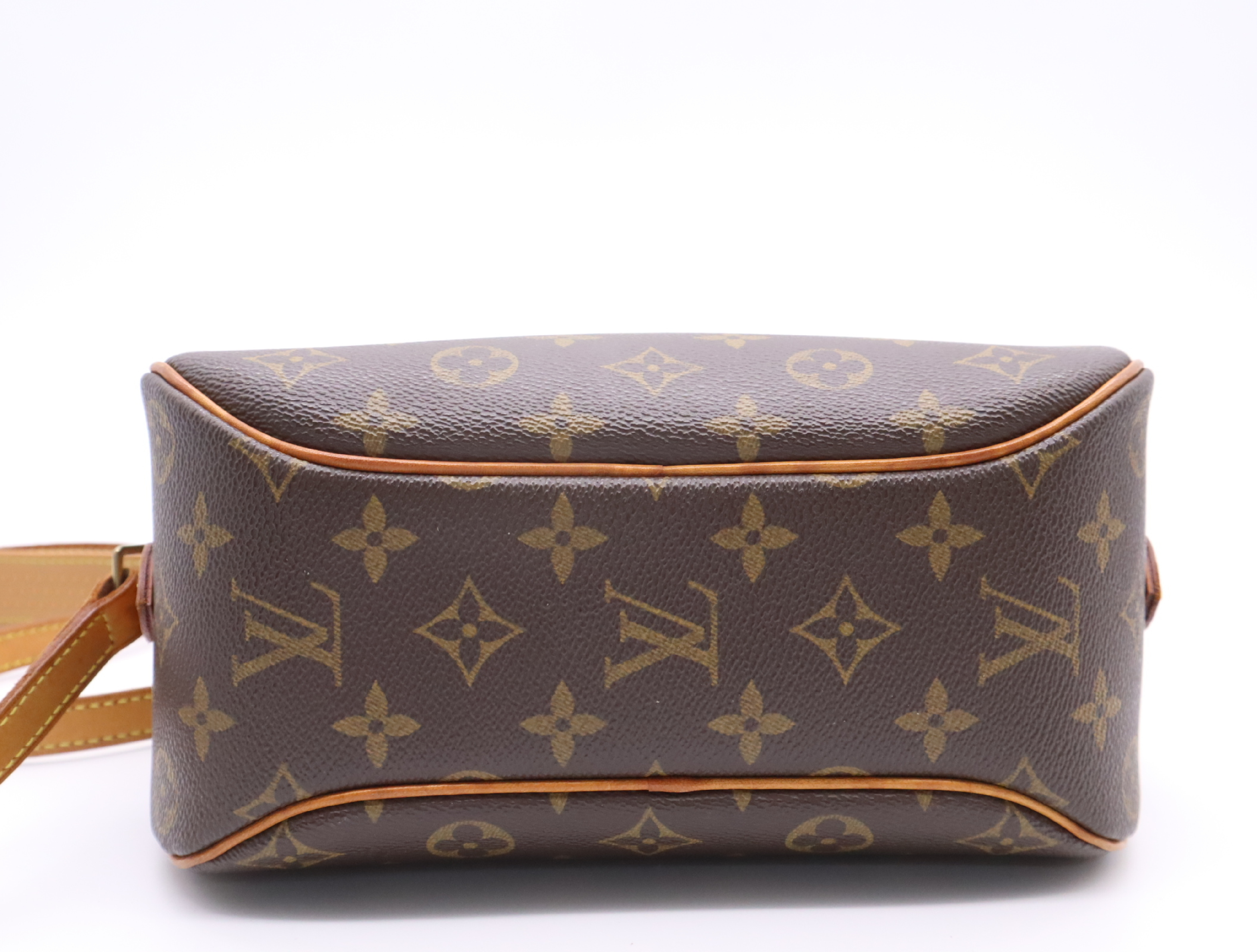 M51221 Monogram Blois Shoulder Bag — view 4