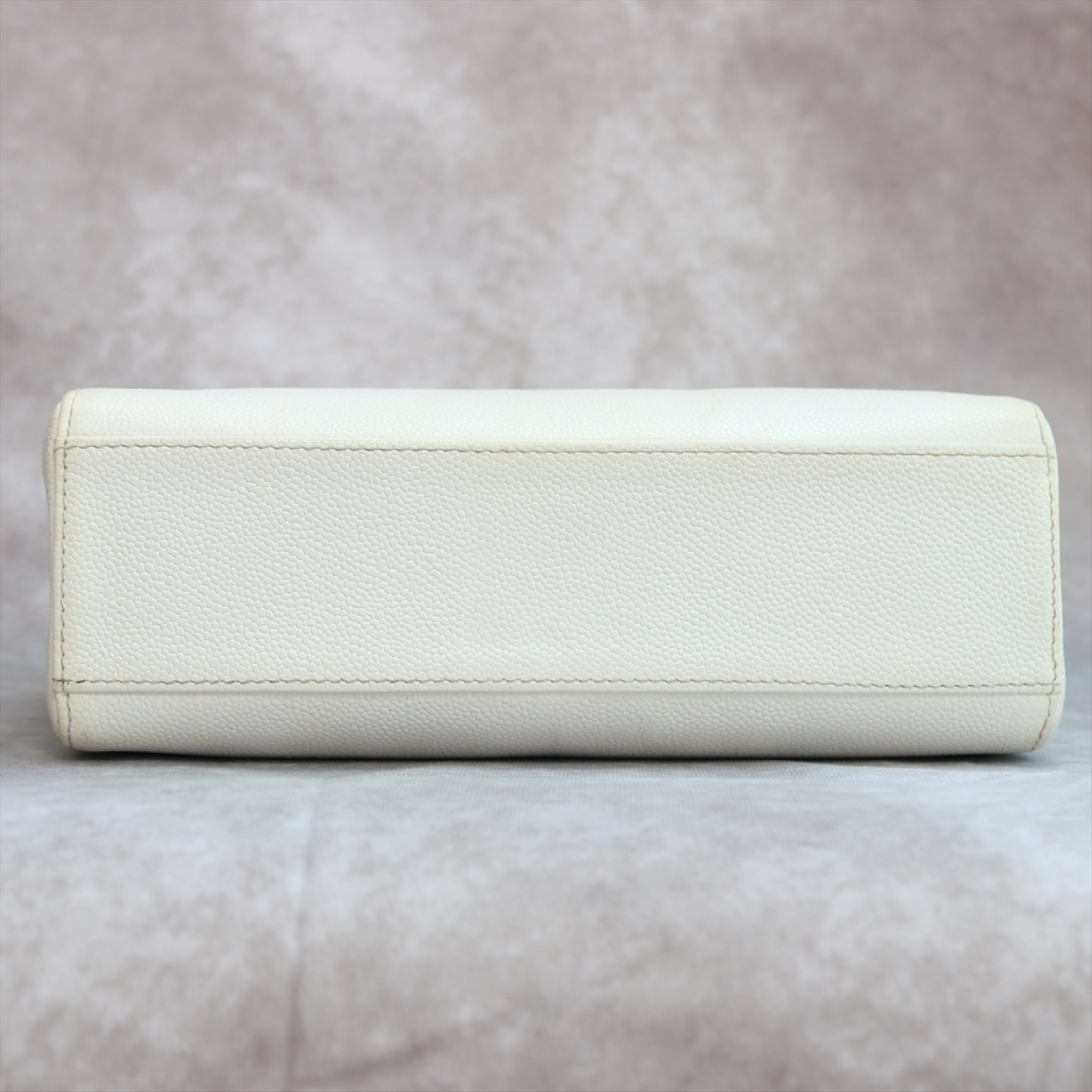 Cavitation Leather Top Handle Coco Mark Wood Handle Handbag — view 5