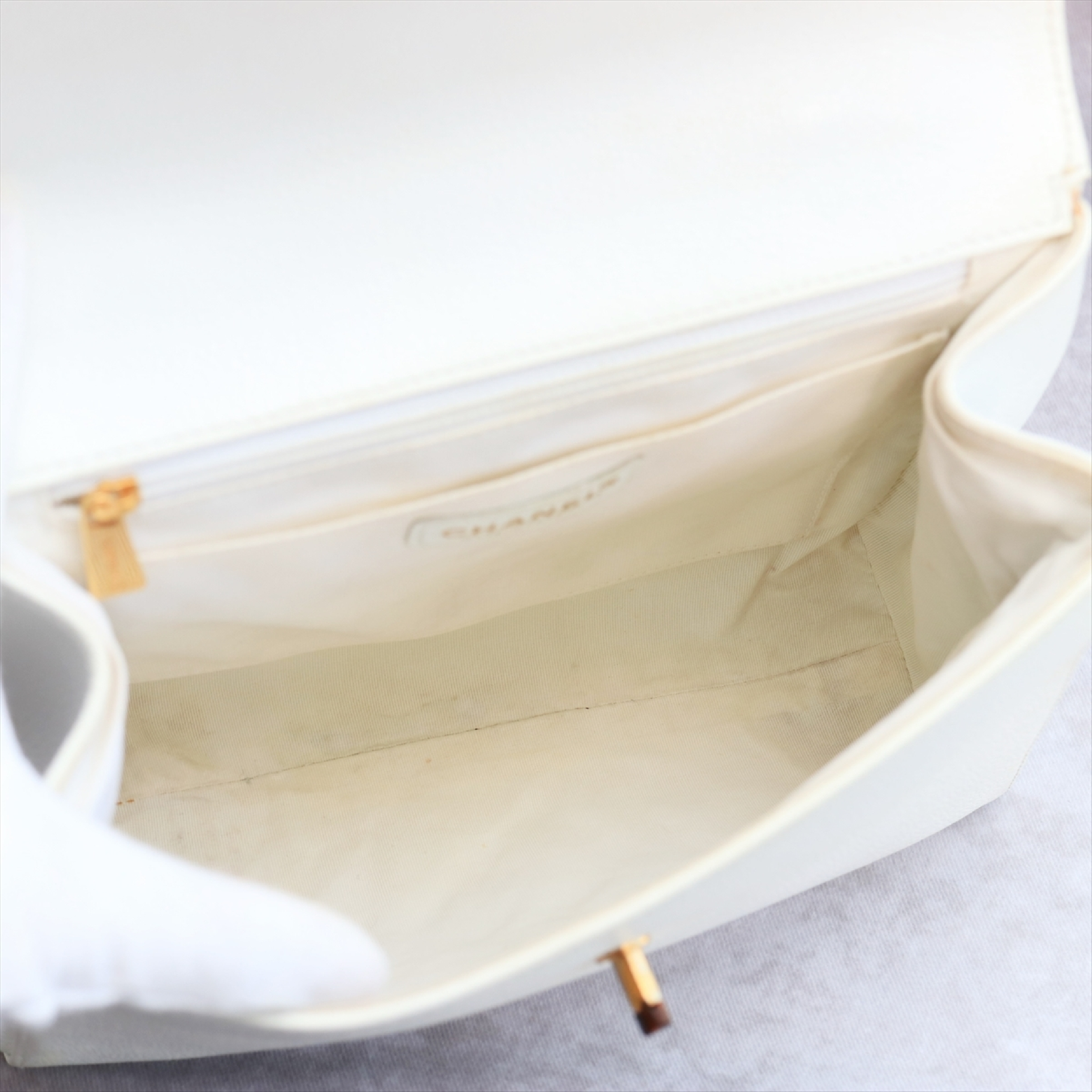 Cavitation Leather Top Handle Coco Mark Wood Handle Handbag — view 10