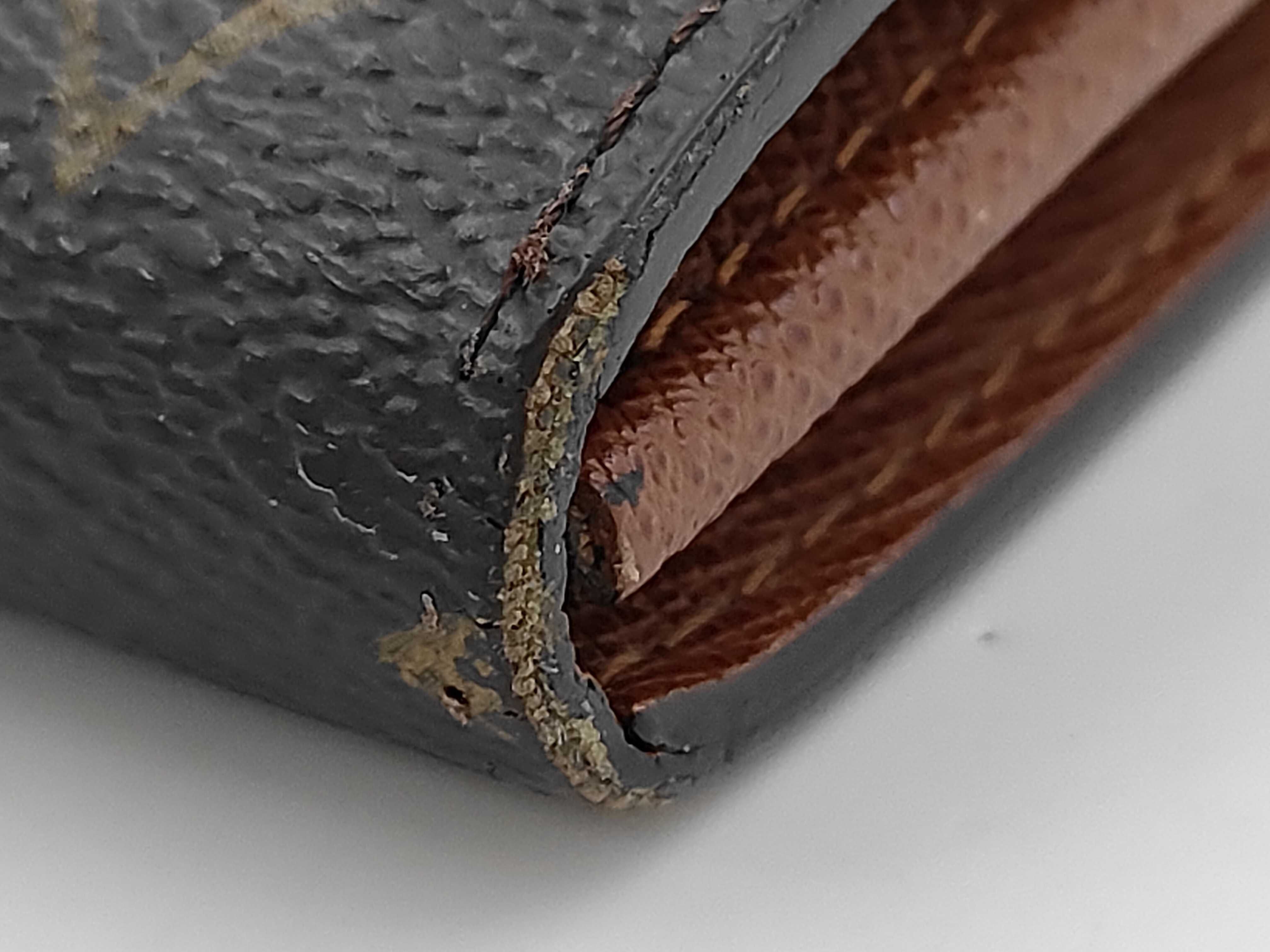 Sarah Wallet — view 3