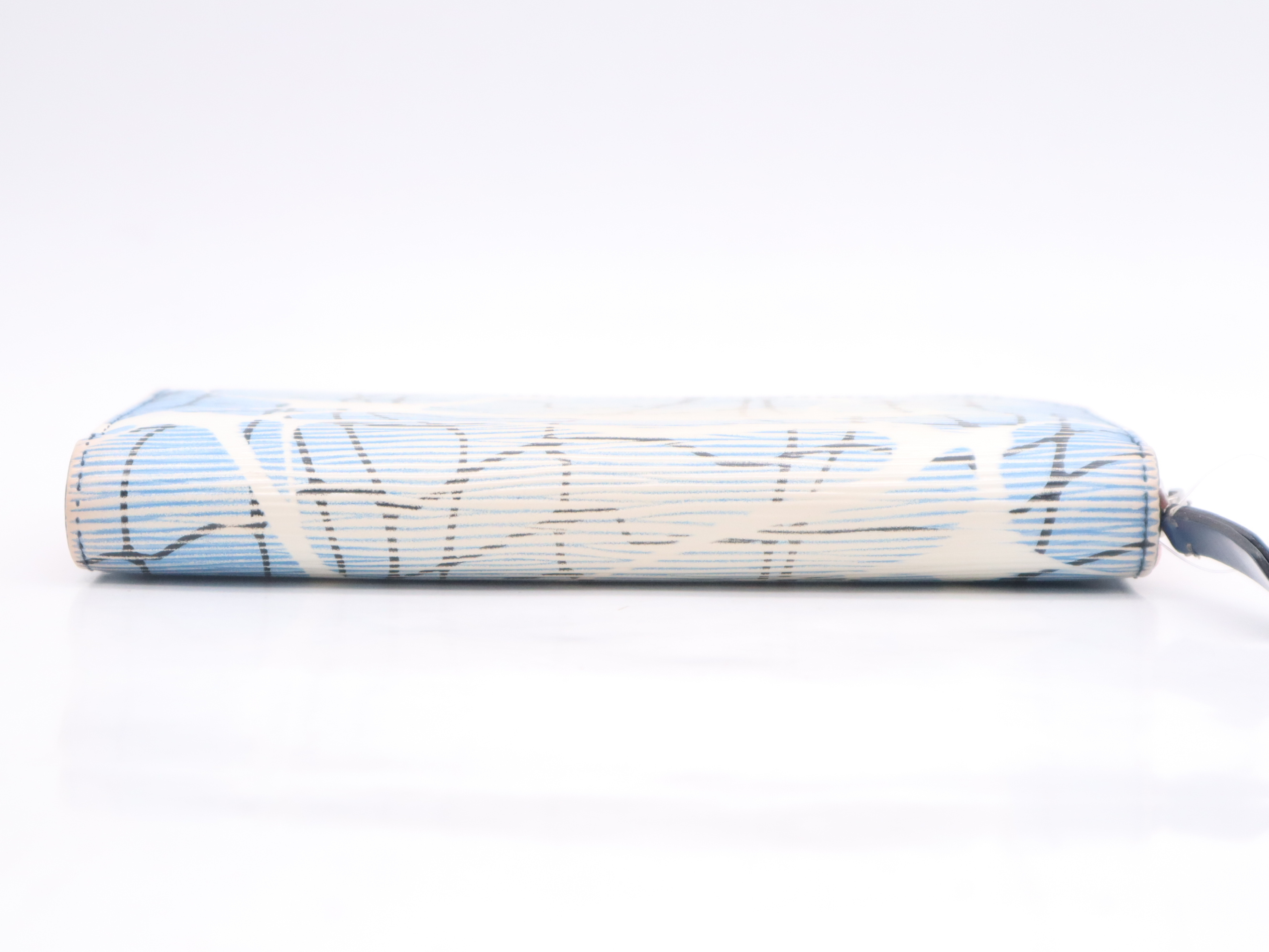 M56233 Wallet — view 4