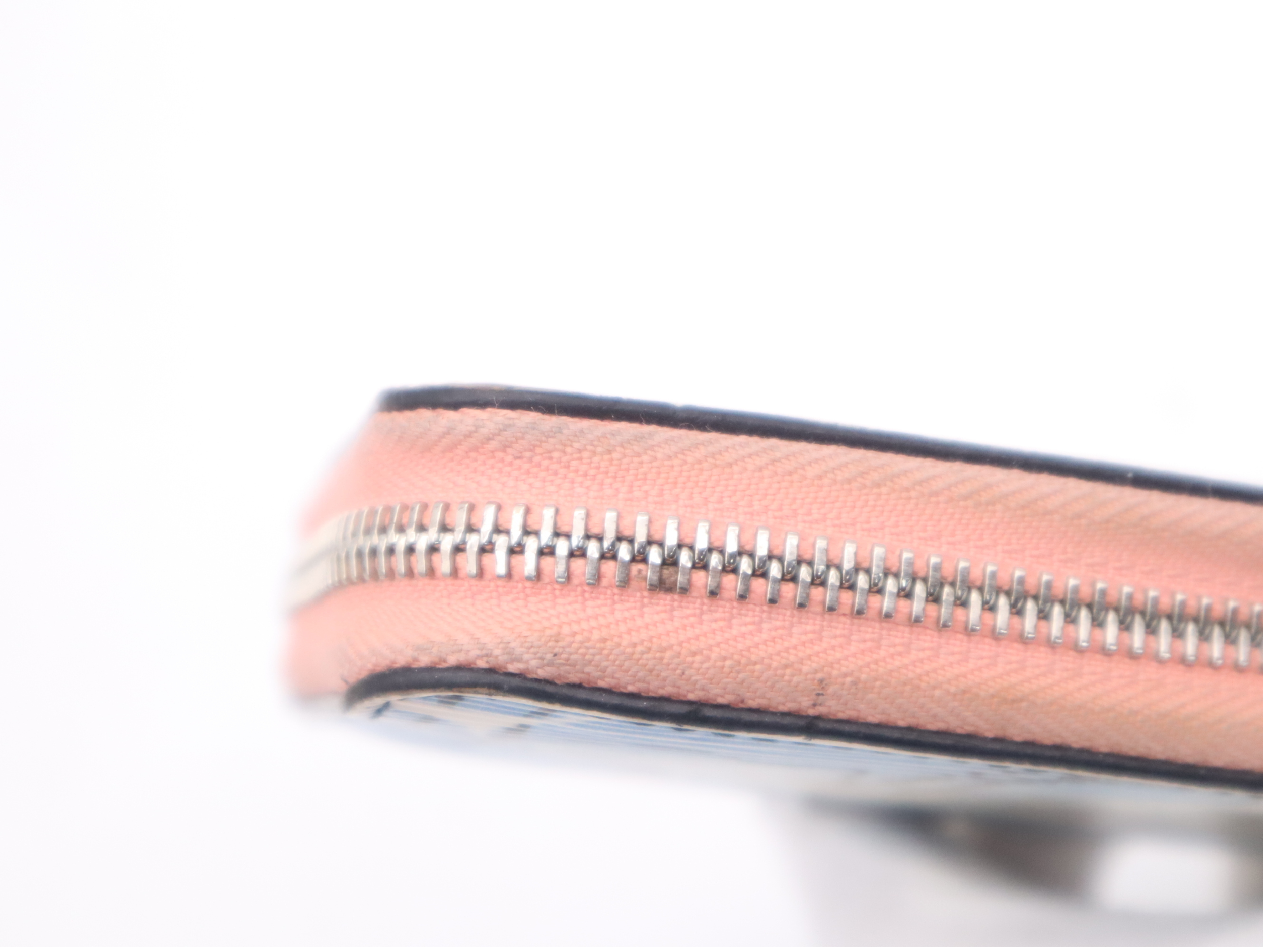 M56233 Wallet — view 6