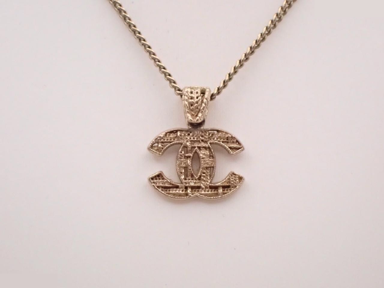 Vintage Classic (Precious Metal) Necklace Pendant, Chain approx. 60cm