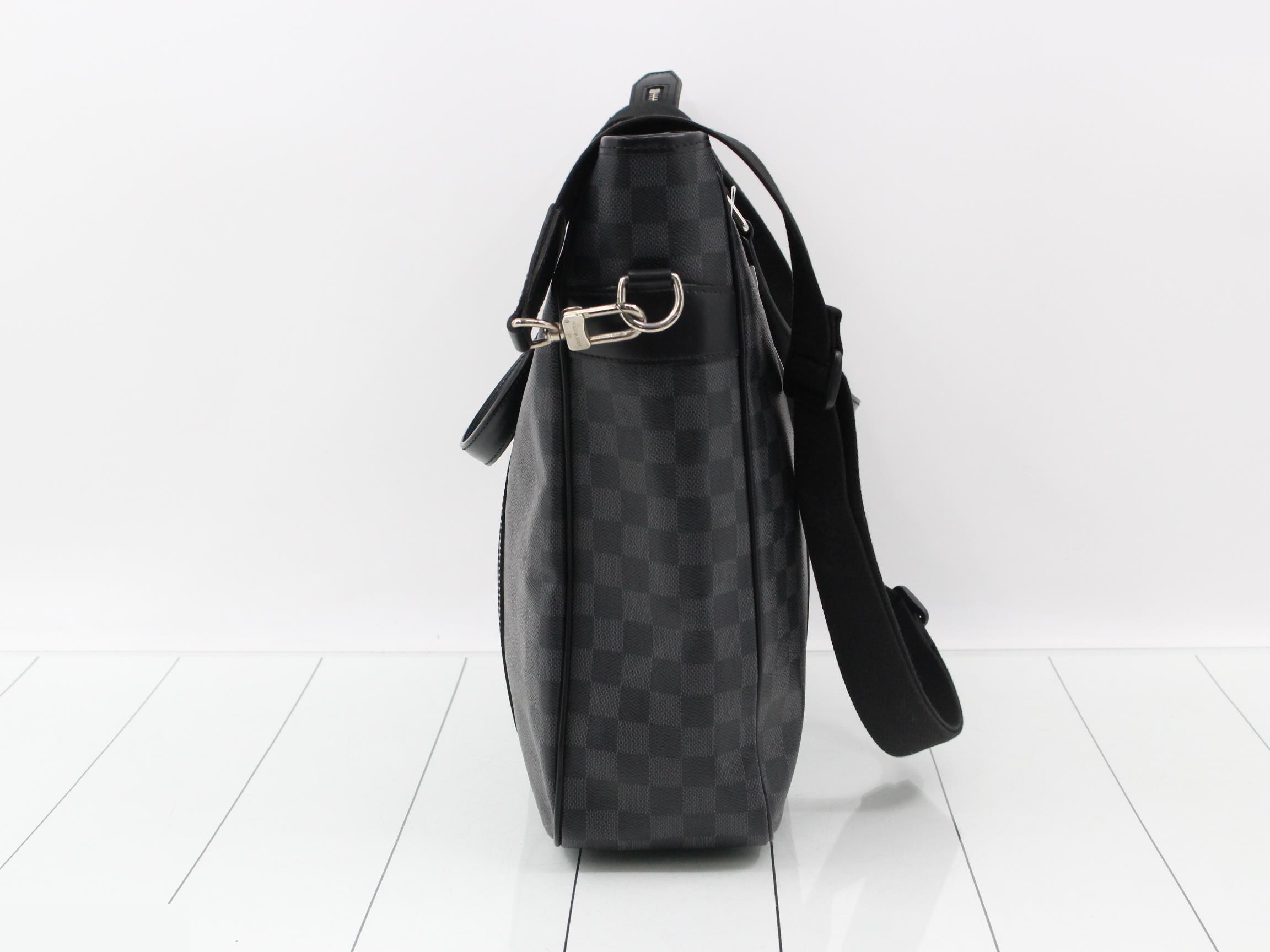 Damier Graphite Tadao 2-Way Shoulder — view 4