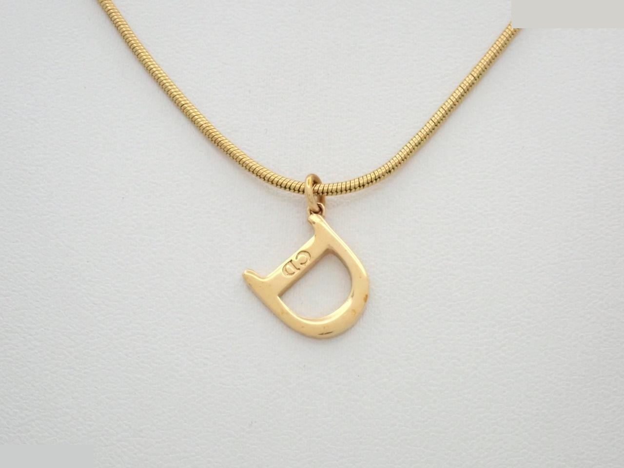 Necklace, chain approximately 44cm