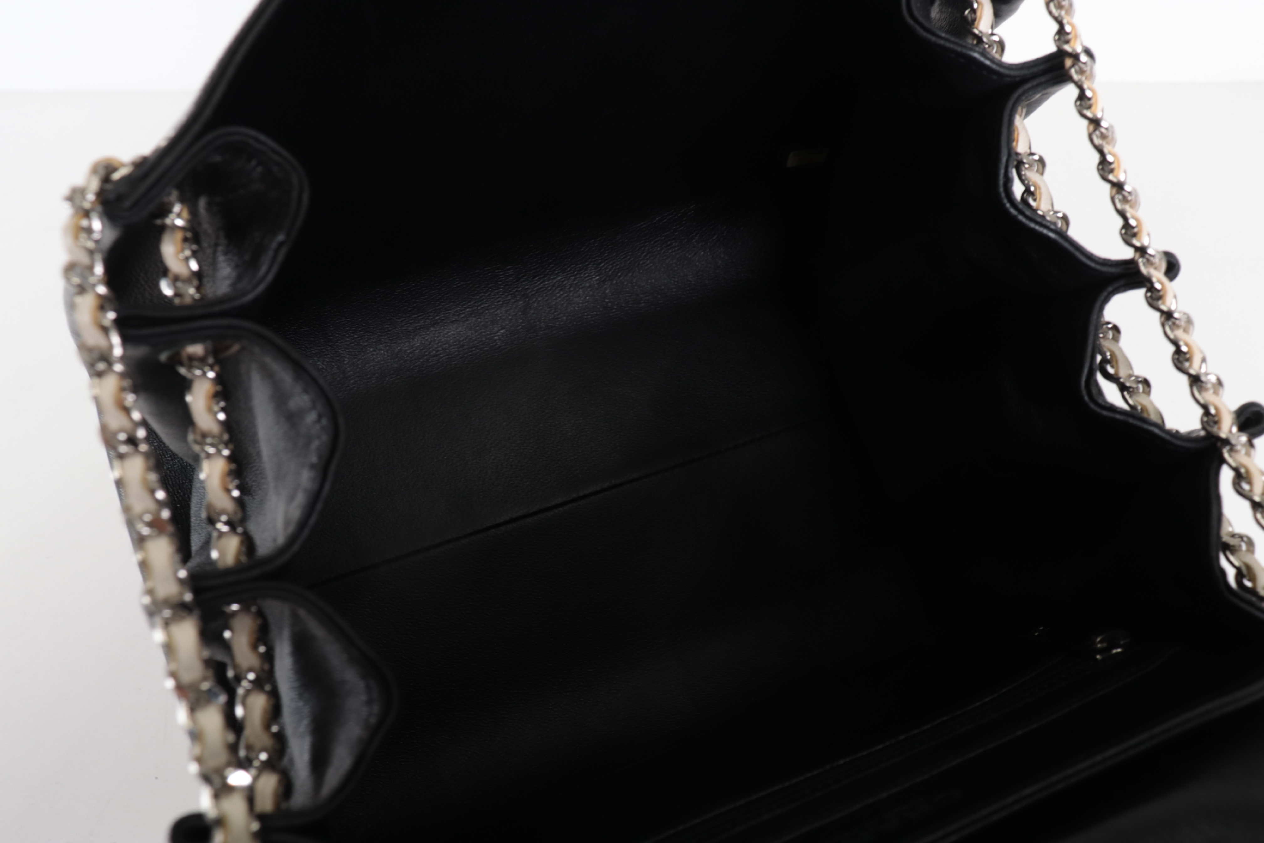 Enamel x Lambskin Silver Hardware Bicolor Chain Shoulder Bag (Serial Number 6) — view 10
