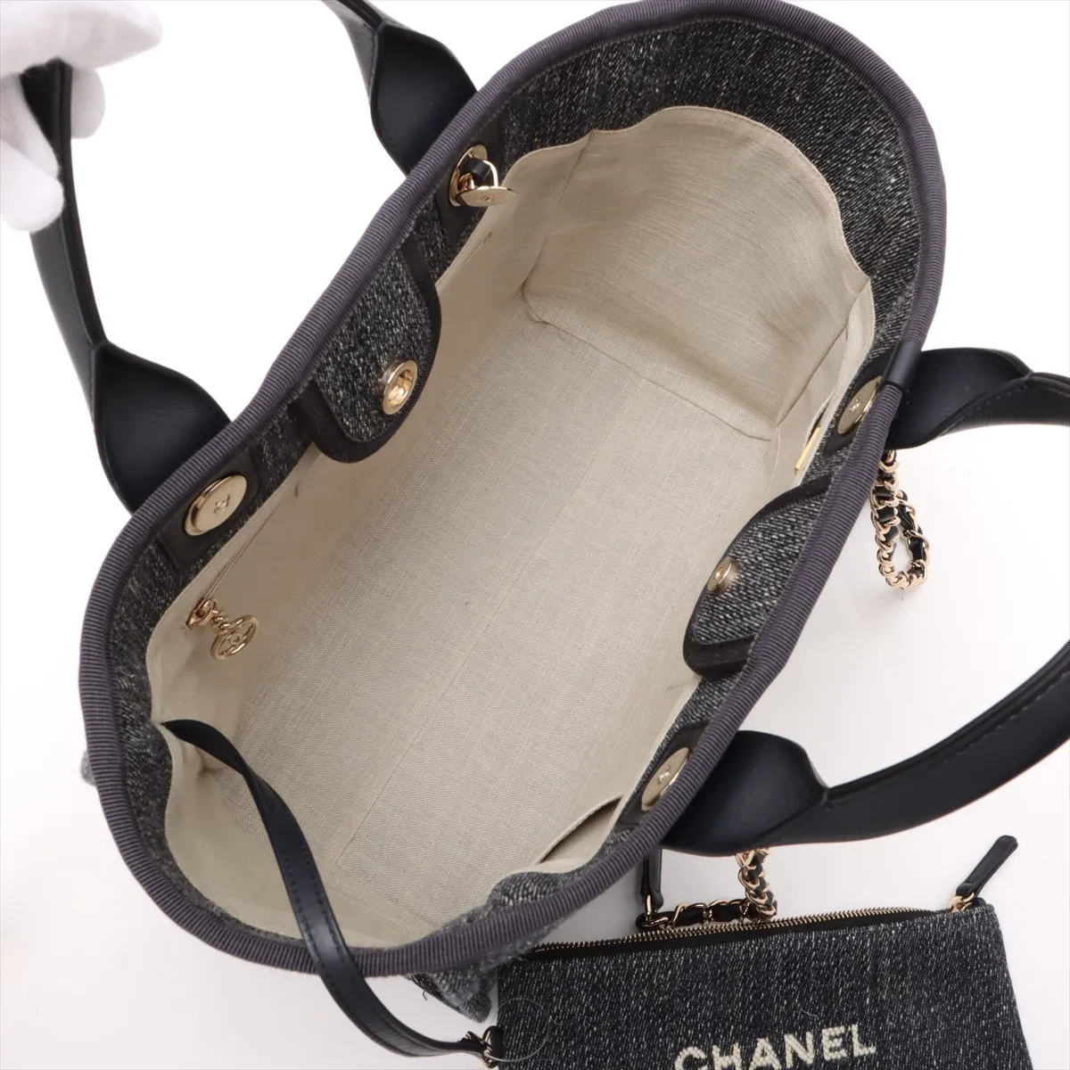 Deauville MM Mixed Fiber Chain Tote Bag Blue Gold Hardware H8CUCECG Random Plate — view 9