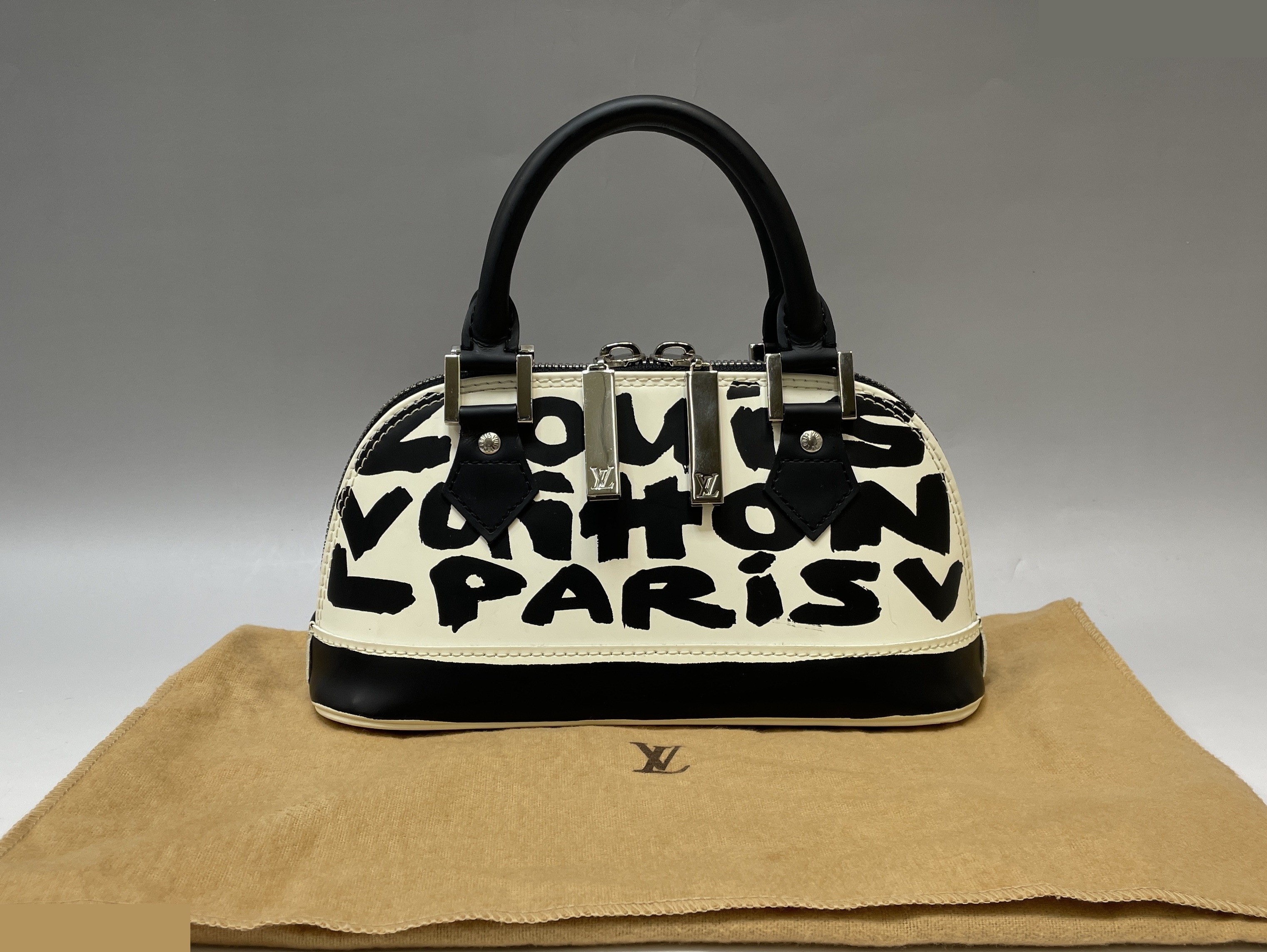 Graffiti Alma PM Horizontal Handbag, Black