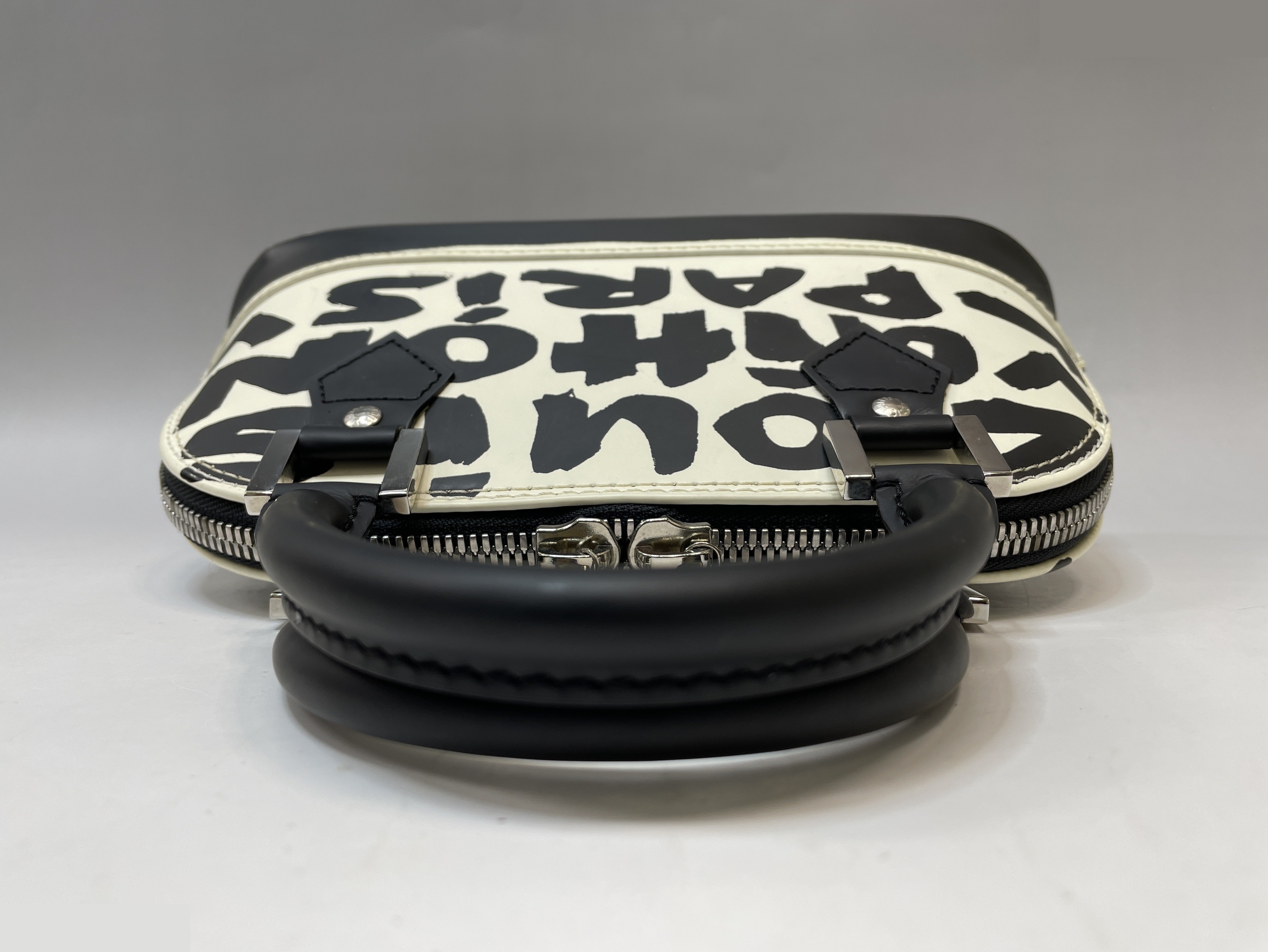 Graffiti Alma PM Horizontal Handbag, Black — view 4