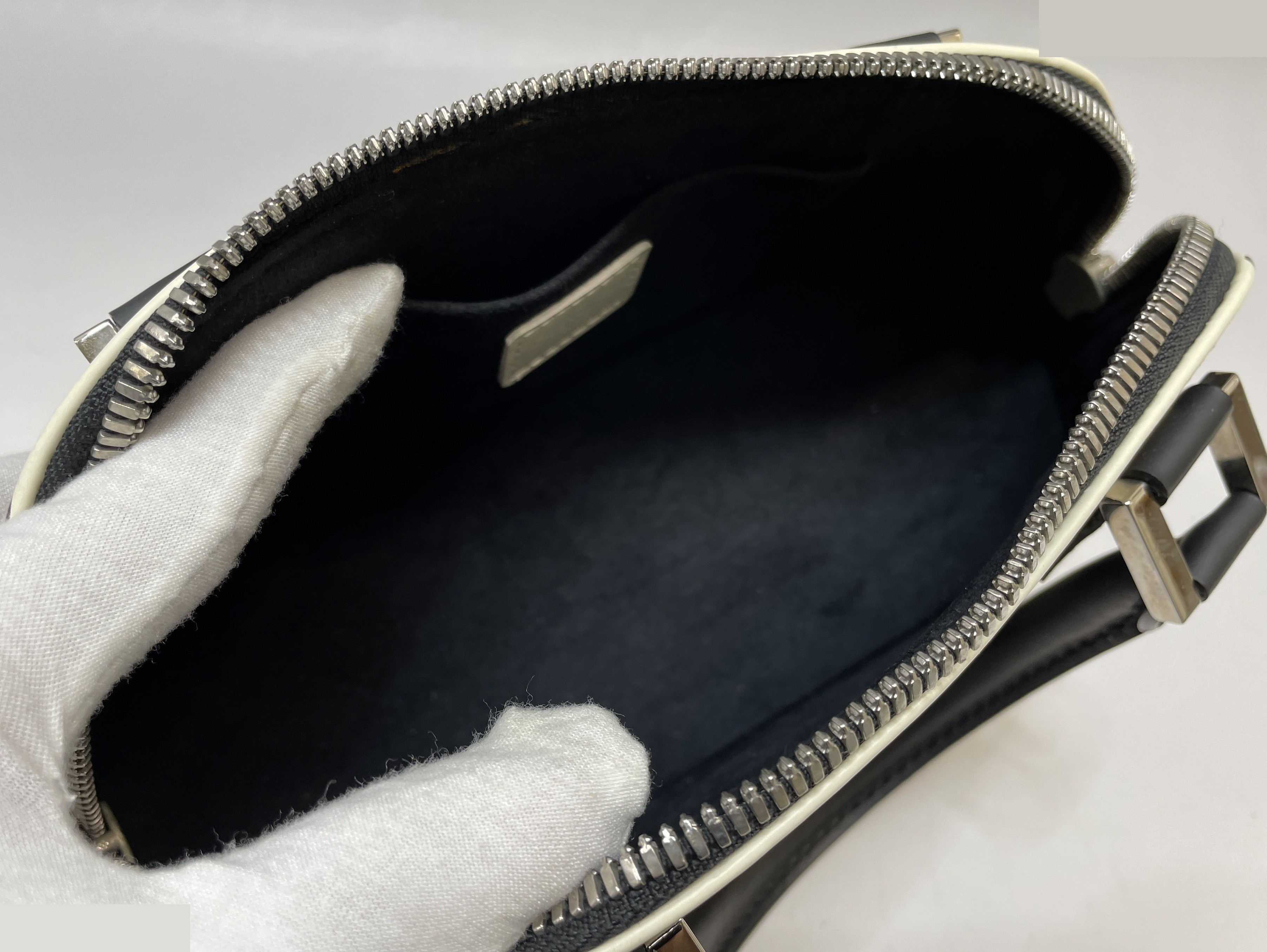 Graffiti Alma PM Horizontal Handbag, Black — view 8