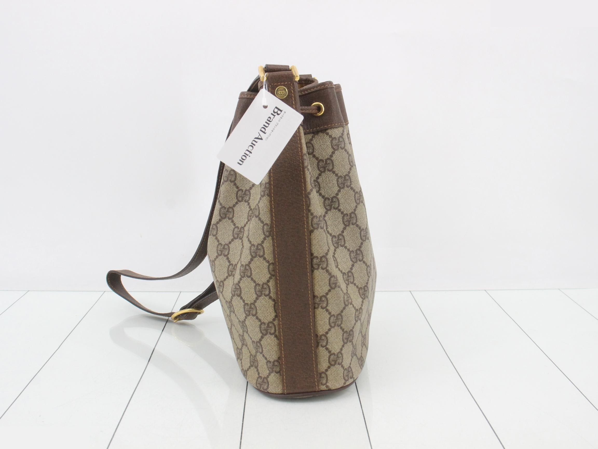 GG Supreme Leather Shoulder Bag — view 3