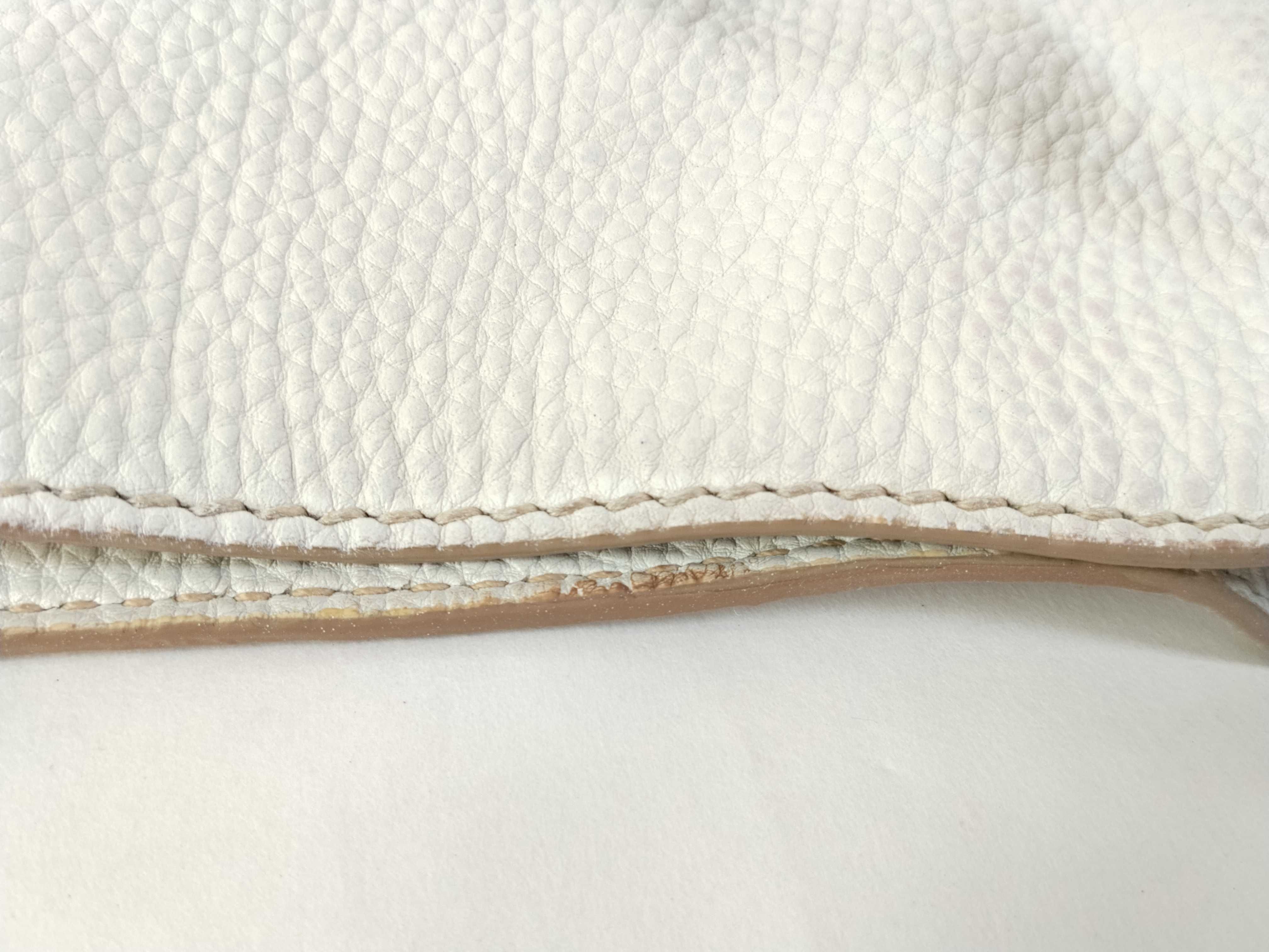 Vitello Daino Hobo Shoulder Bag — view 13