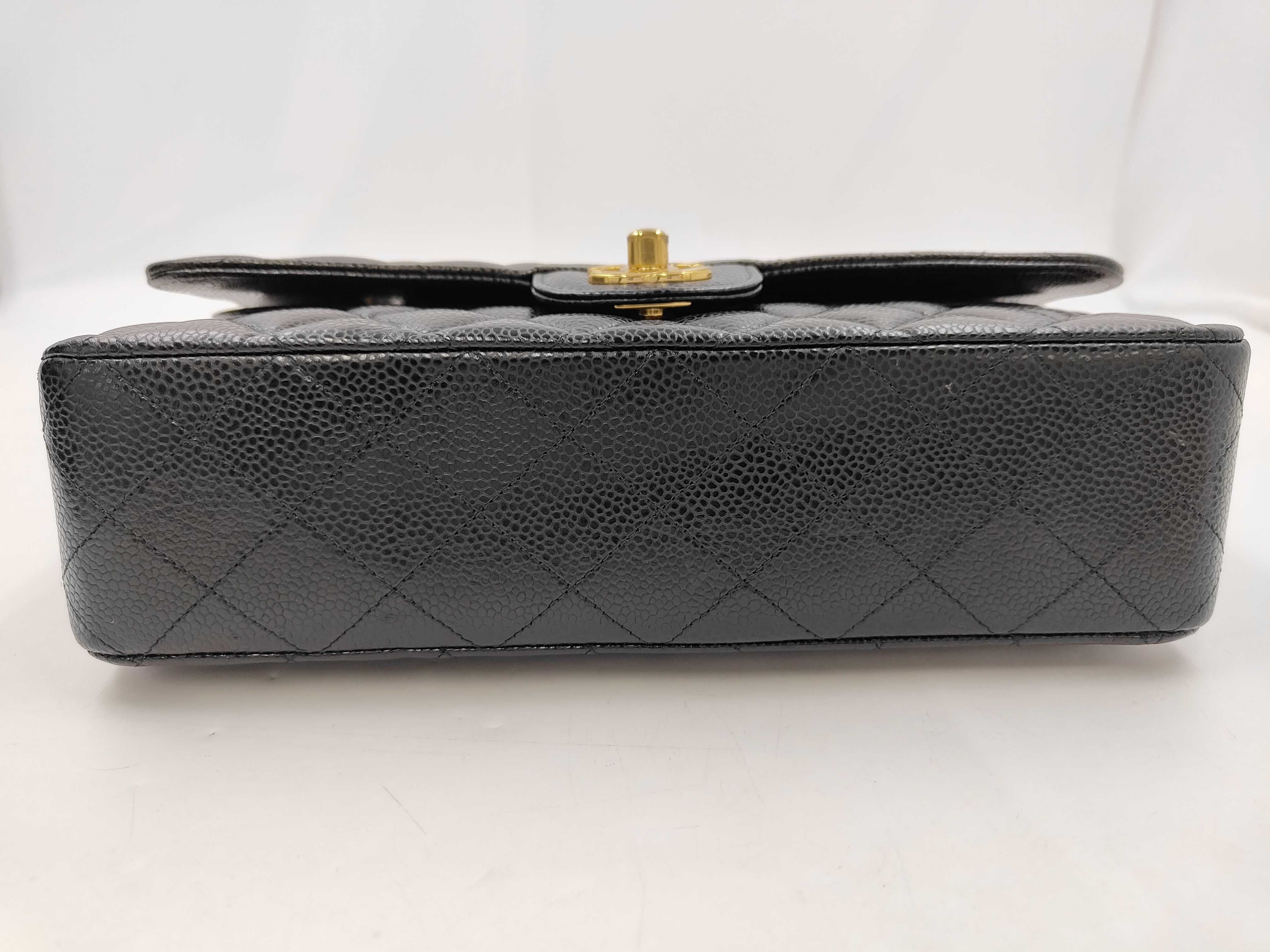 Matelassé Caviar Skin Chain Shoulder Bag — view 6
