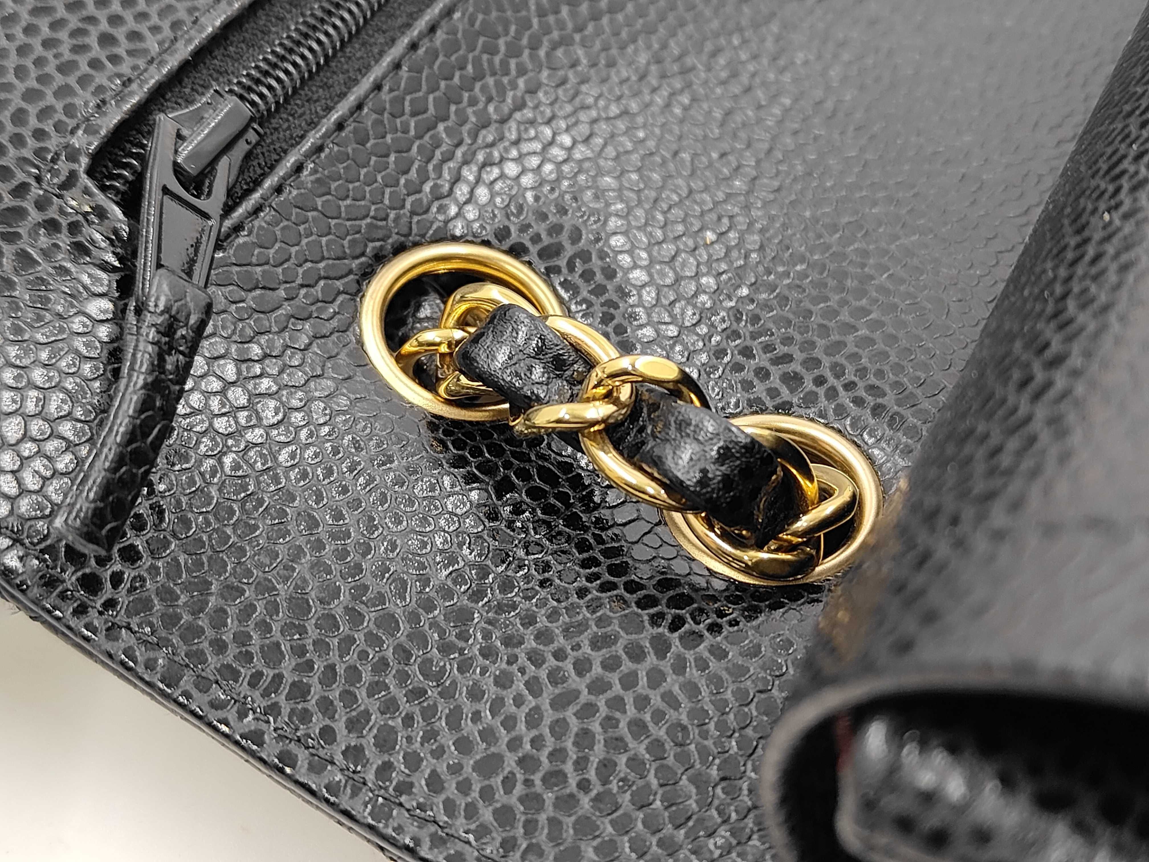 Matelassé Caviar Skin Chain Shoulder Bag — view 8