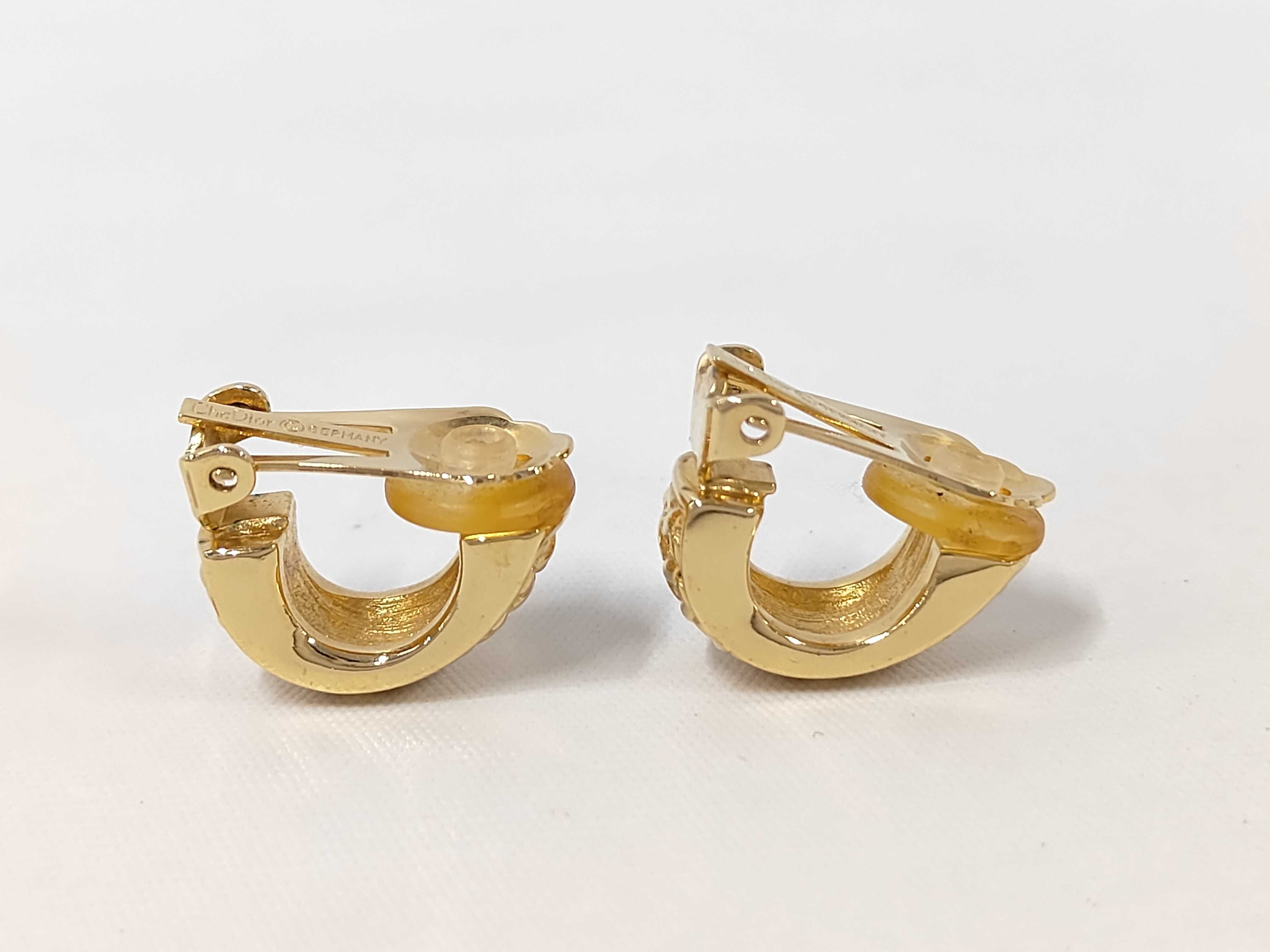 Half Hoop Mesh Gold (YG) Earrings — view 2