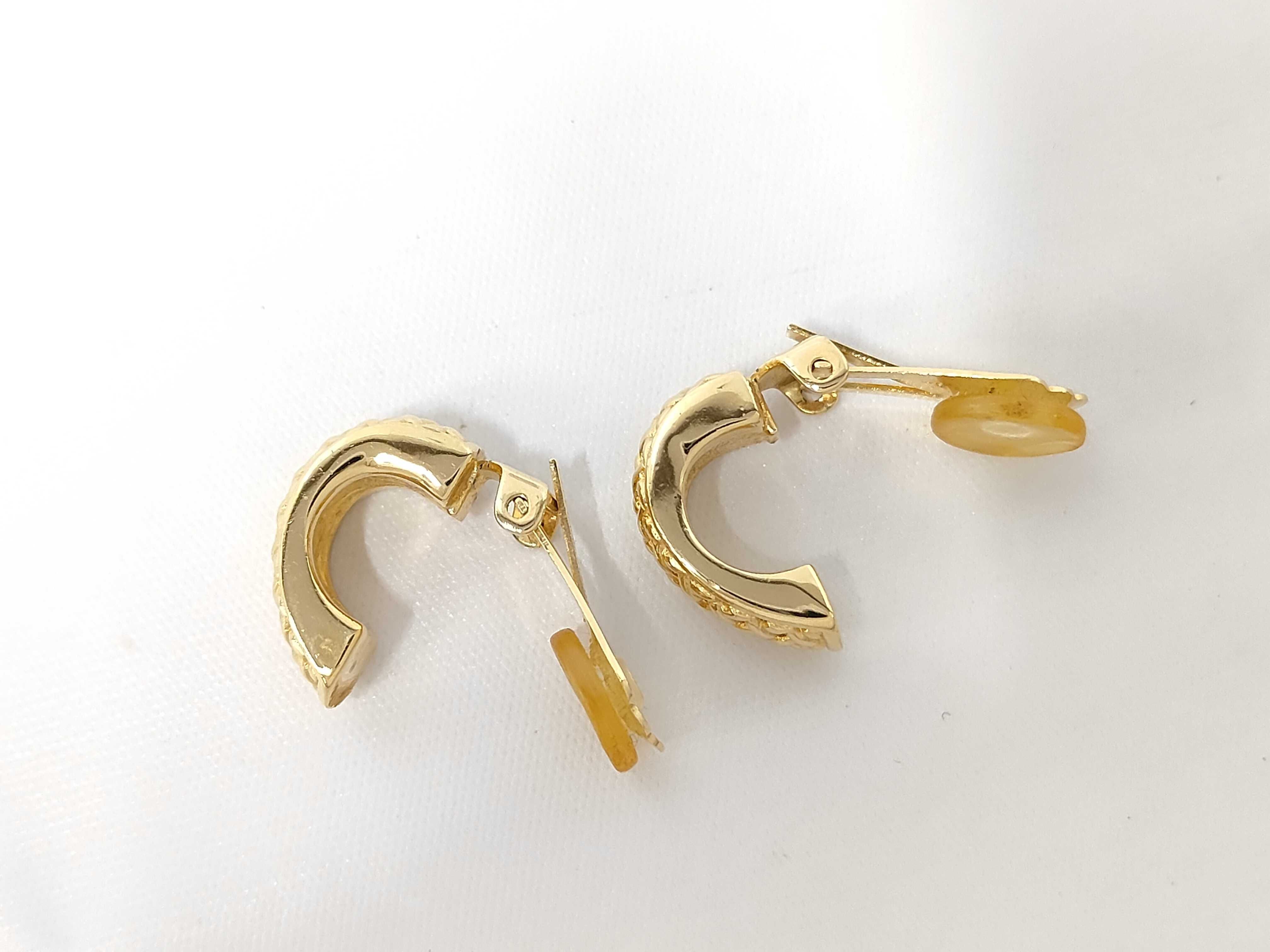 Half Hoop Mesh Gold (YG) Earrings — view 3
