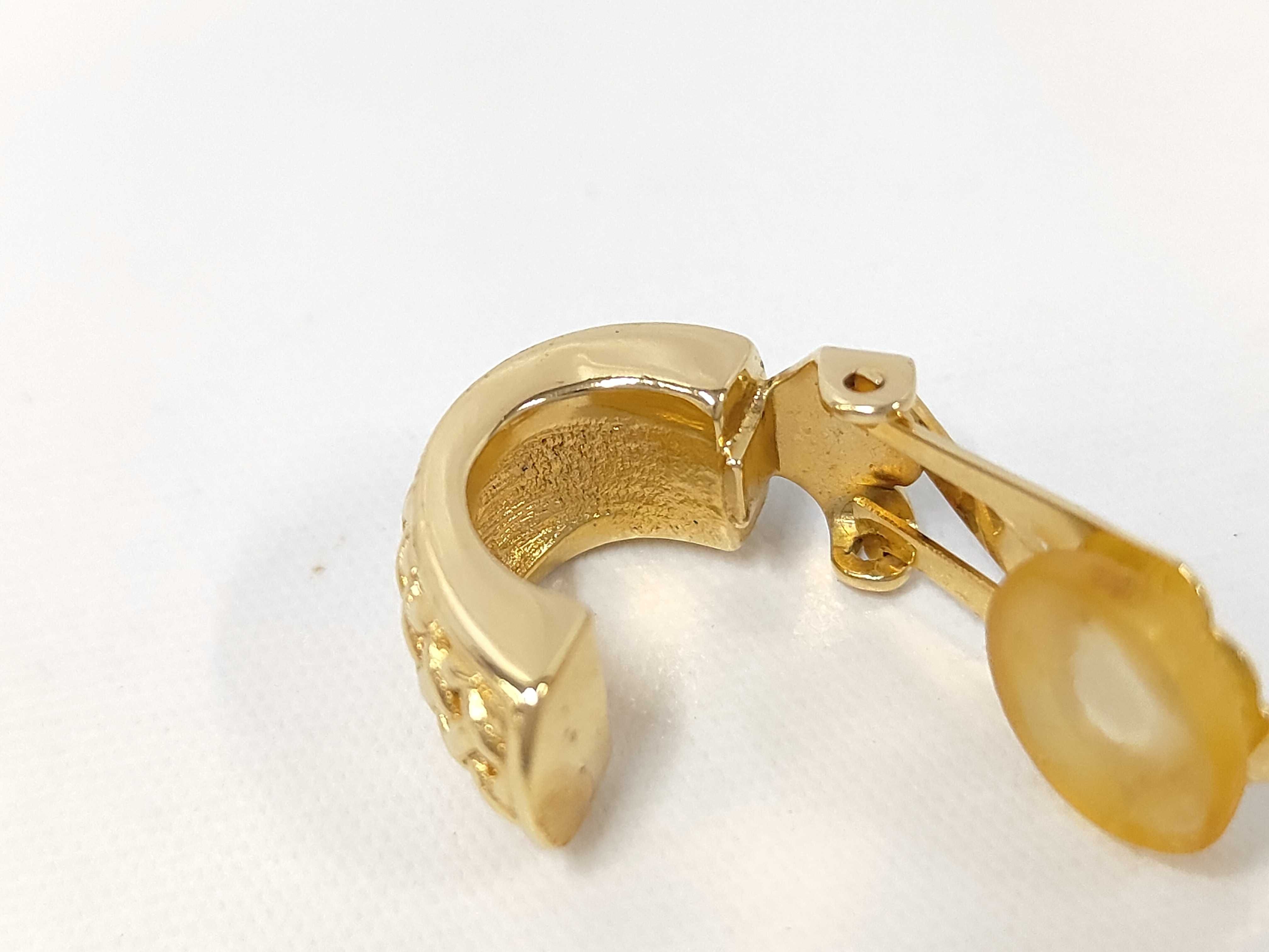Half Hoop Mesh Gold (YG) Earrings — view 5