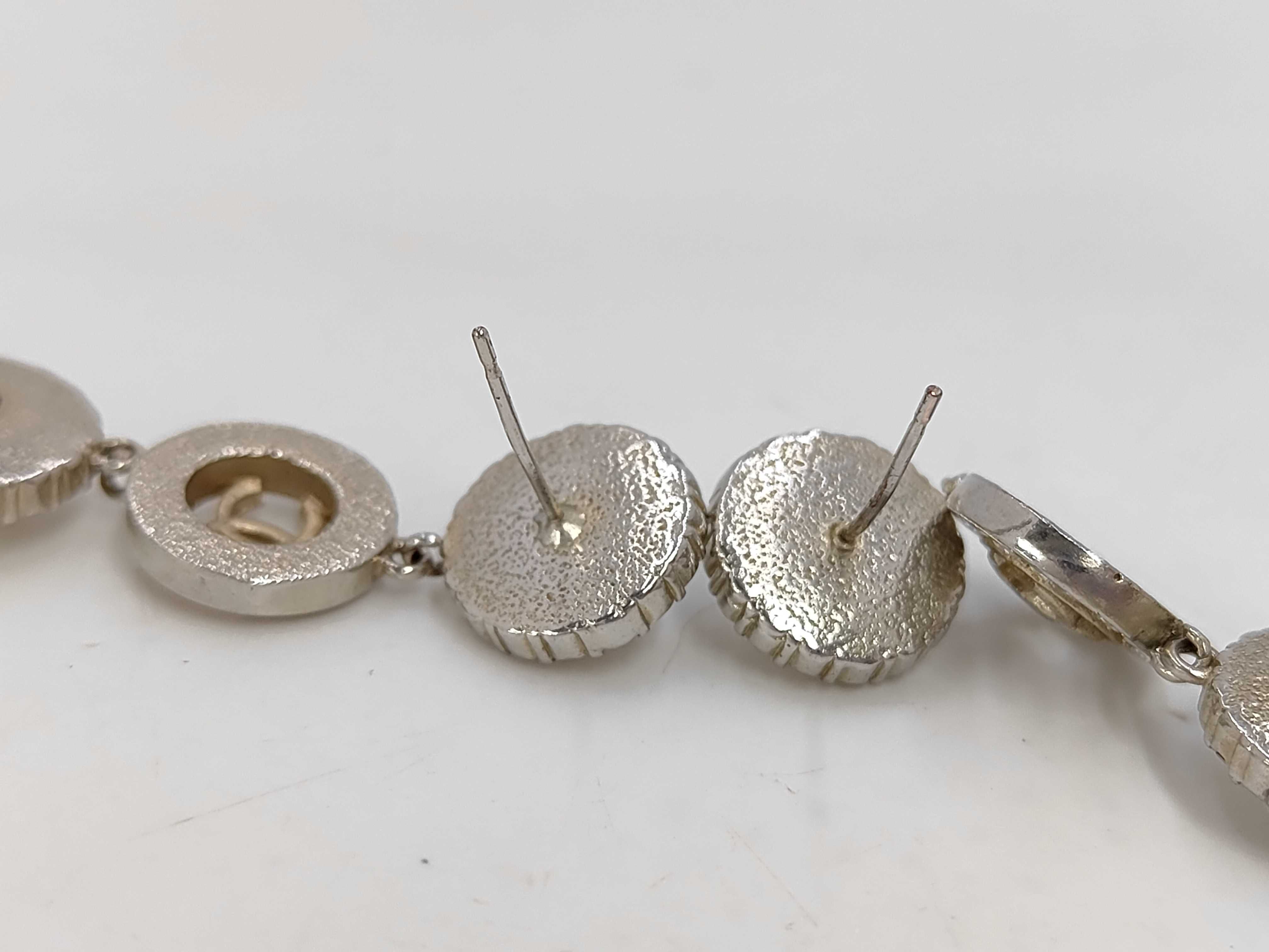 Earrings — view 3
