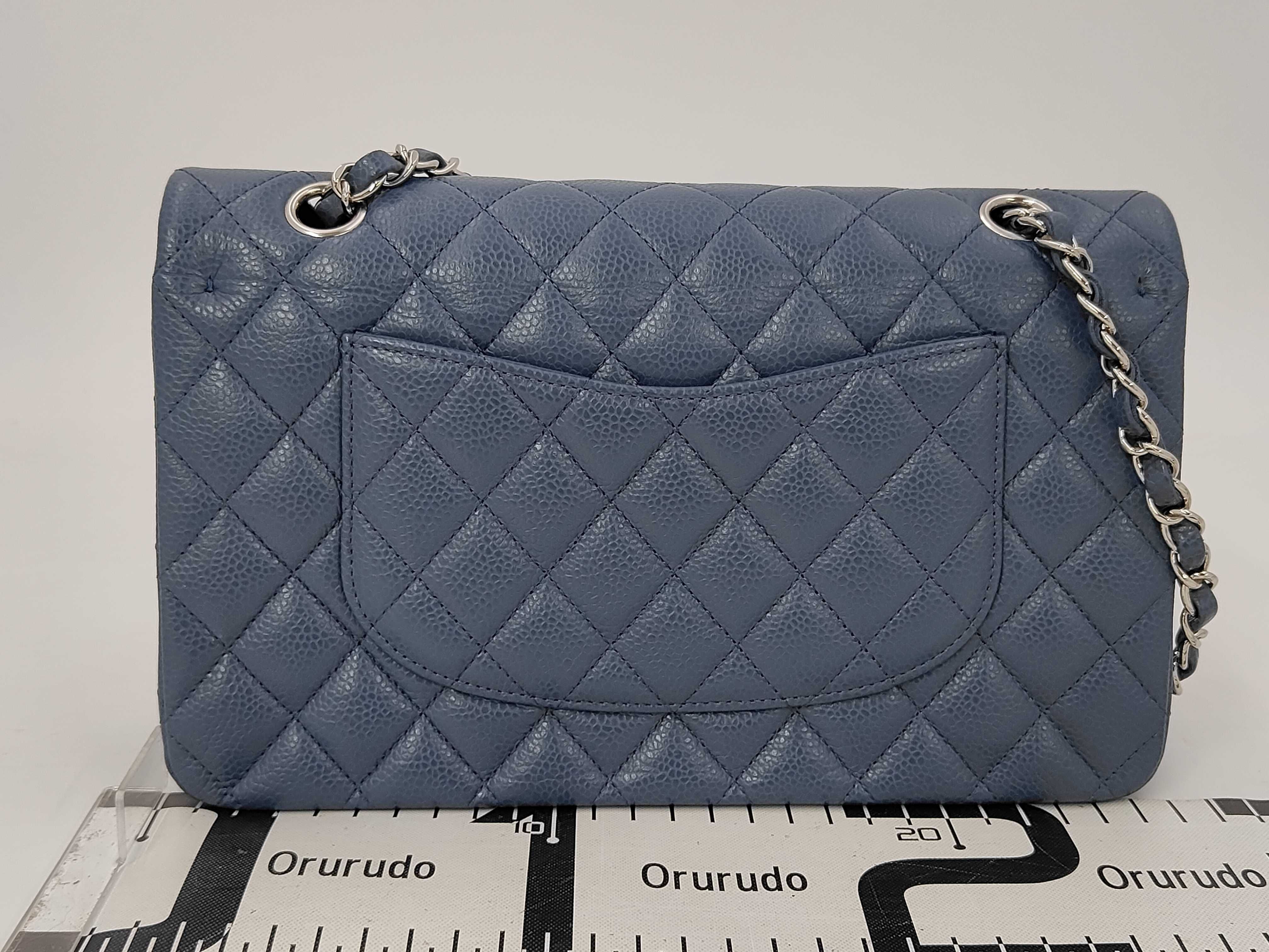 Classic Matelassé 25 Caviar Skin Blue-Gray Silver Hardware A01112 Shoulder Bag — view 2