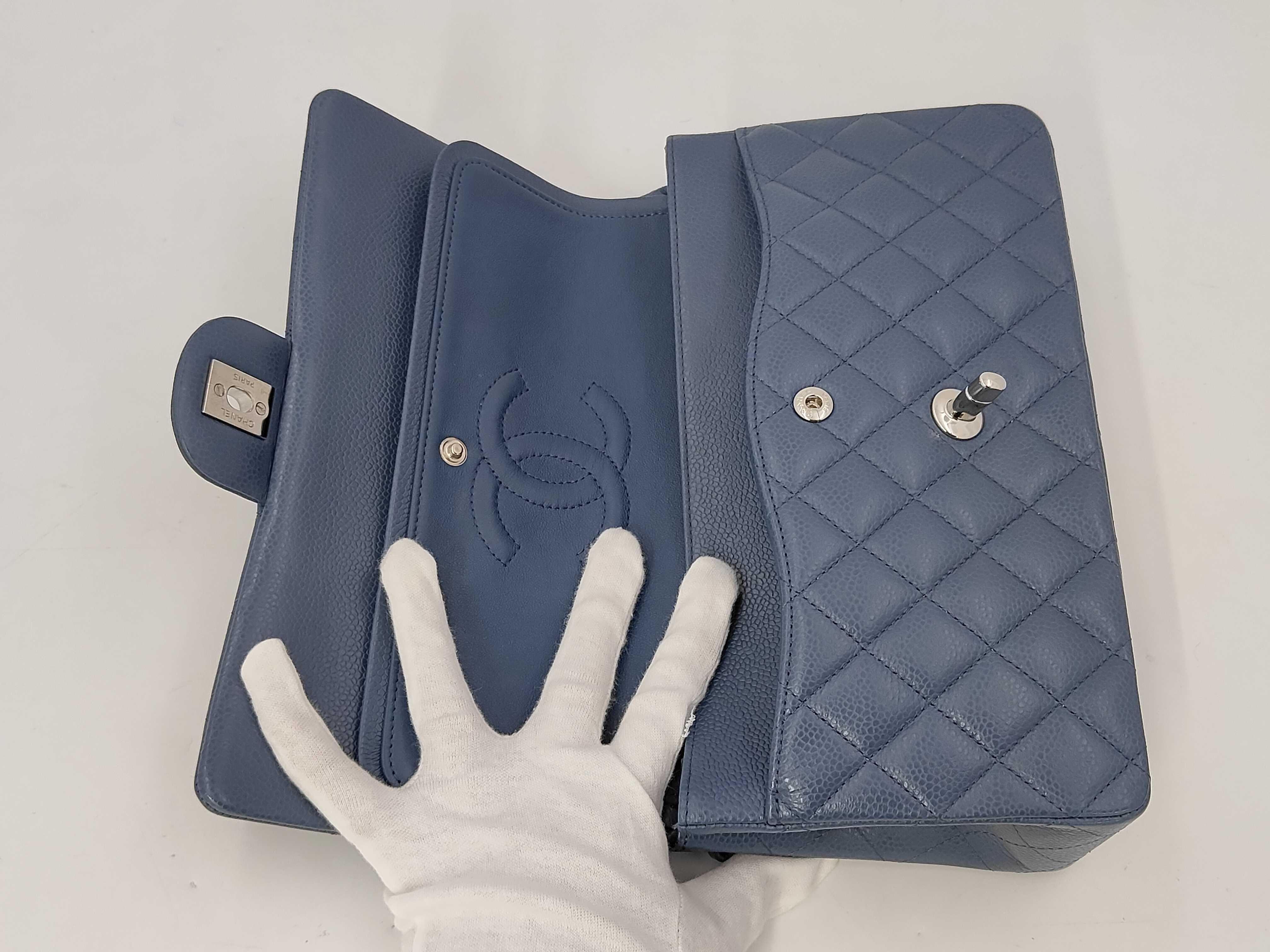 Classic Matelassé 25 Caviar Skin Blue-Gray Silver Hardware A01112 Shoulder Bag — view 12