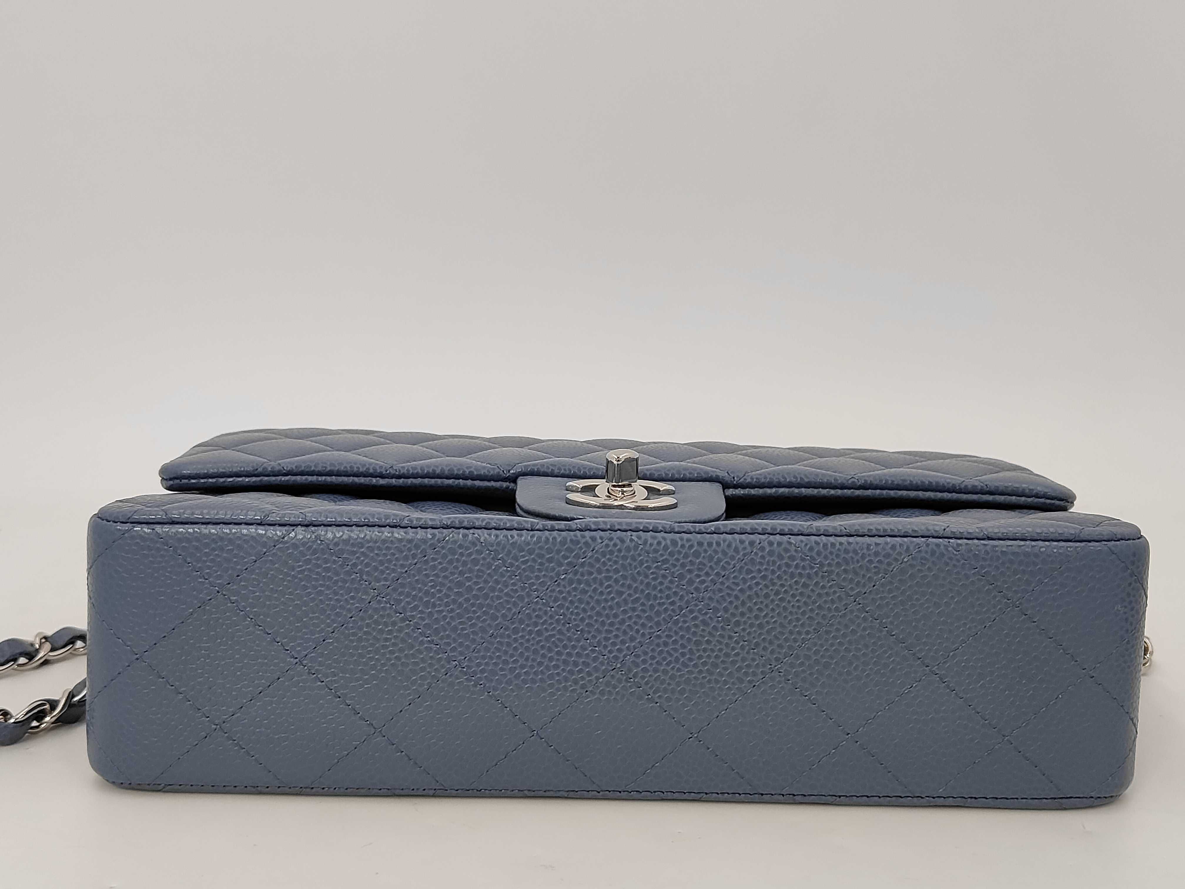 Classic Matelassé 25 Caviar Skin Blue-Gray Silver Hardware A01112 Shoulder Bag — view 4