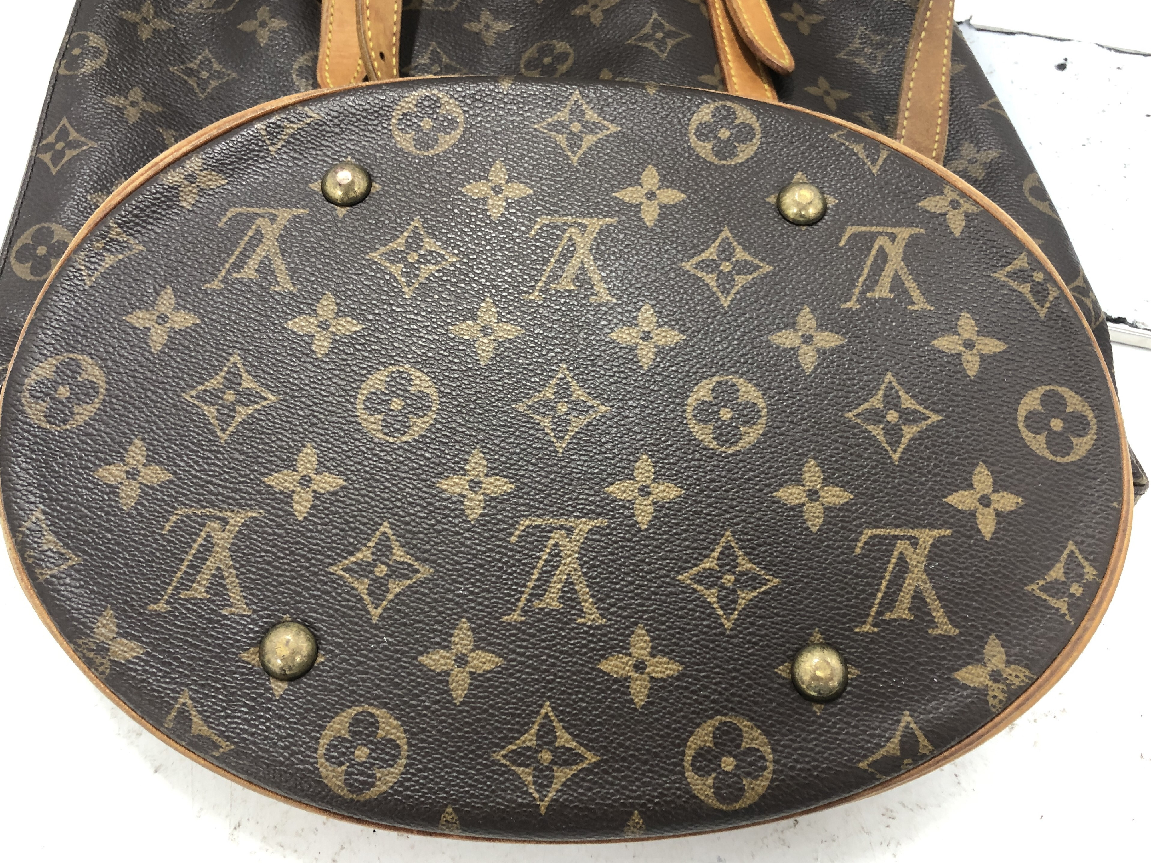 Monogram Bucket GM M42236 FL0065 PVC Brown Tote Bag — view 5