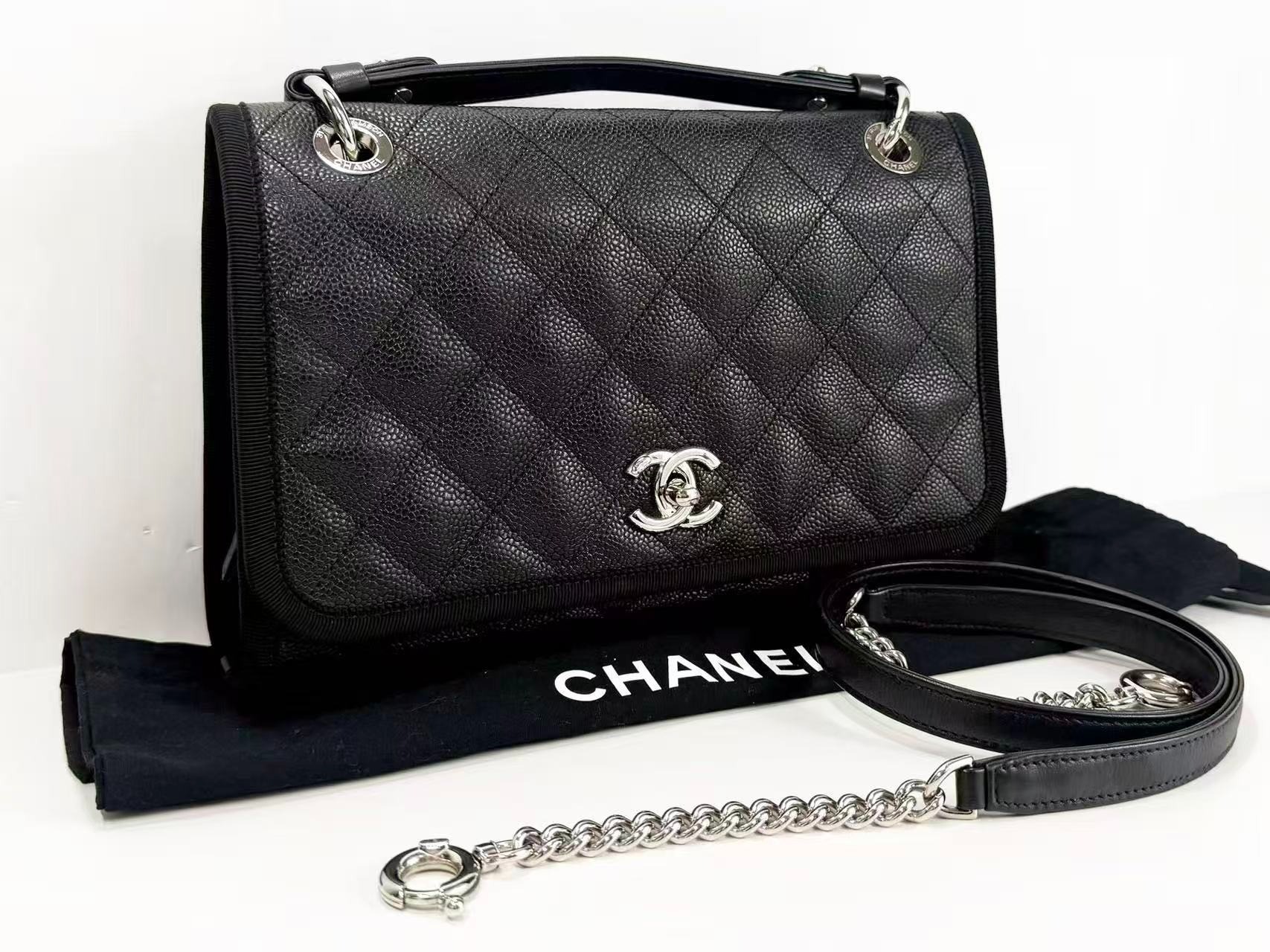 Black caviar leather 2-way Matelassé shoulder bag, W27cm, approximately 25th series. — view 2
