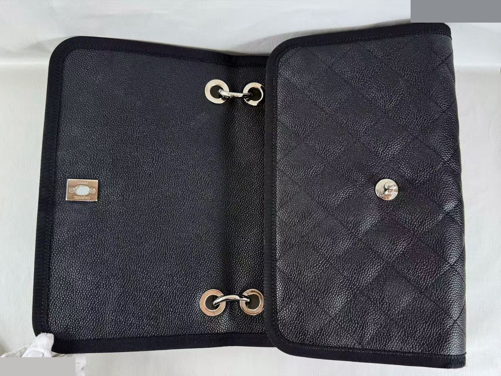 Black caviar leather 2-way Matelassé shoulder bag, W27cm, approximately 25th series. — view 8