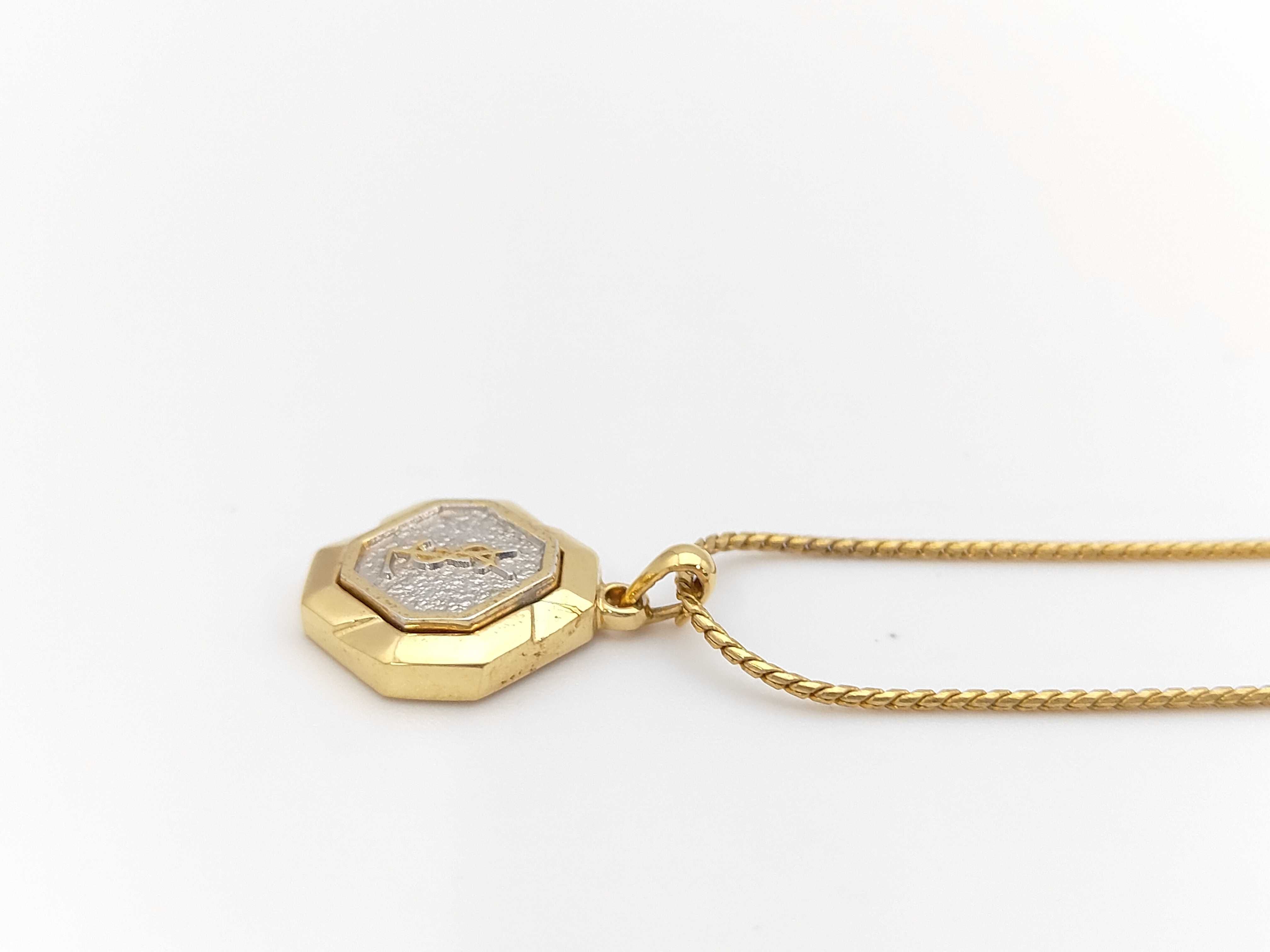 necklace — view 2