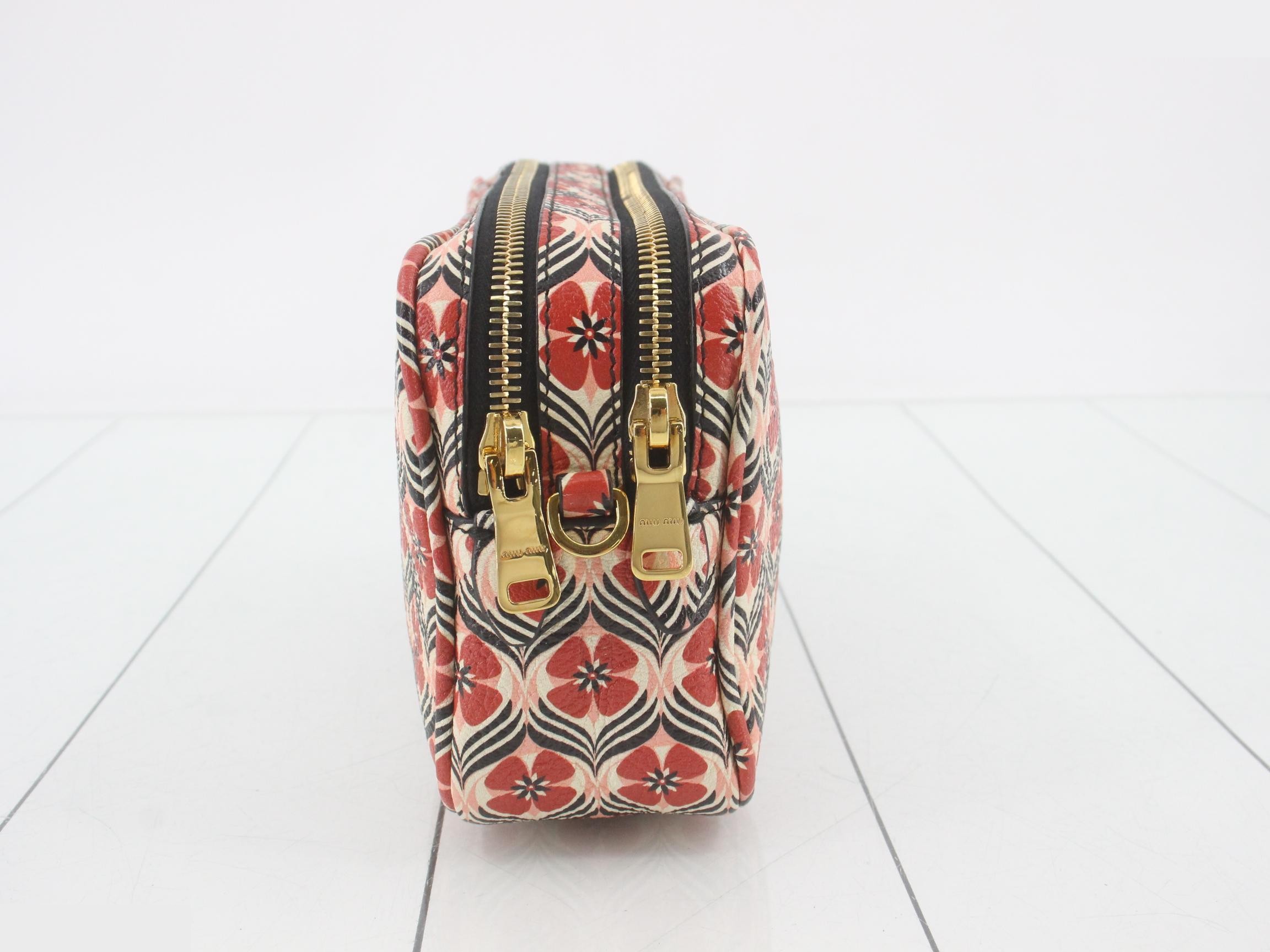 Other lines: Bags & Shoulder Bags - Flower - Red — view 4