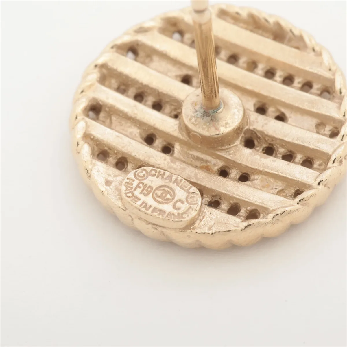 Coco Button F19C Earrings (Pair) GP Gold - — view 5
