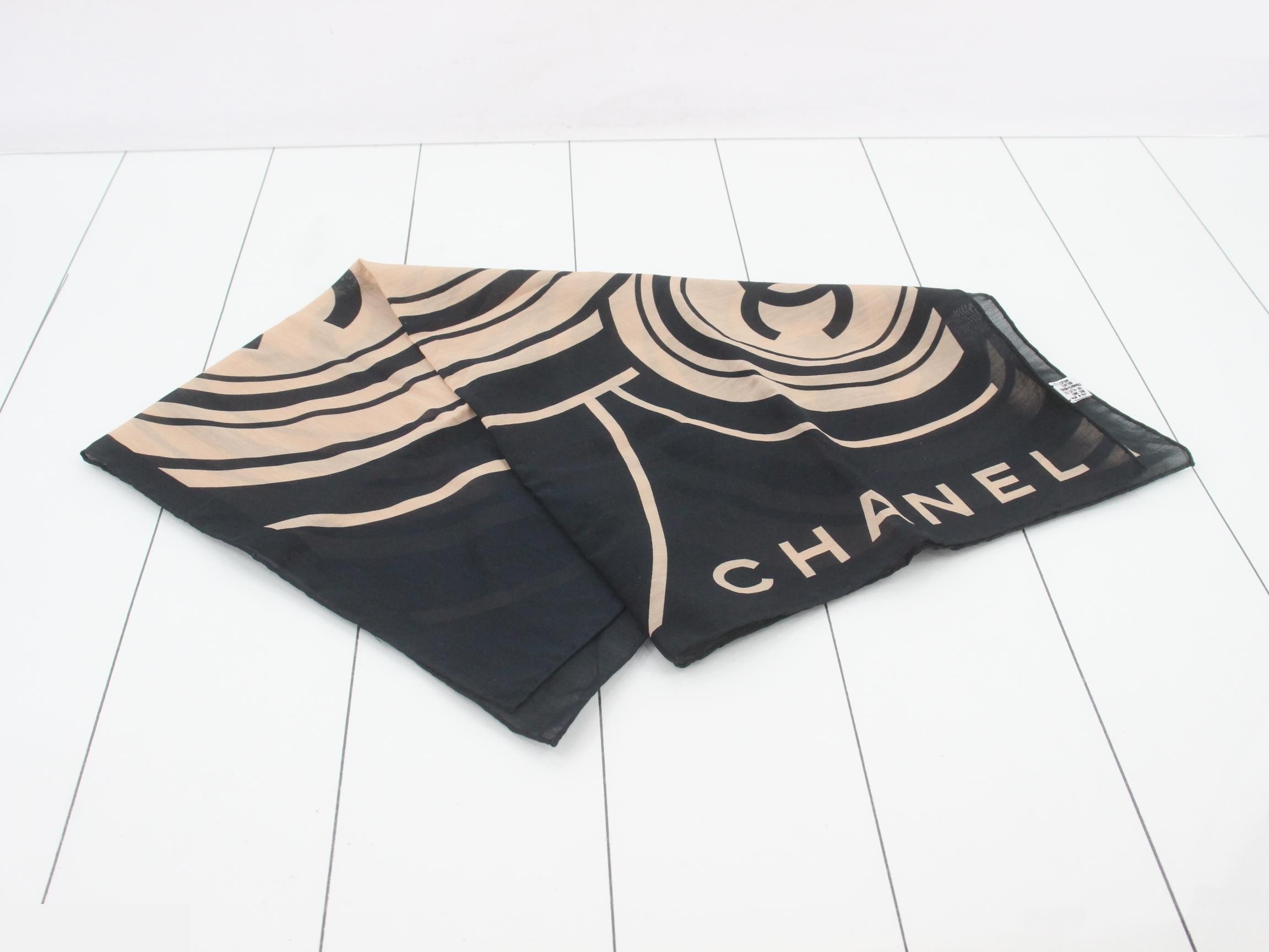 Other lines: Small items, accessories, scarves — view 2