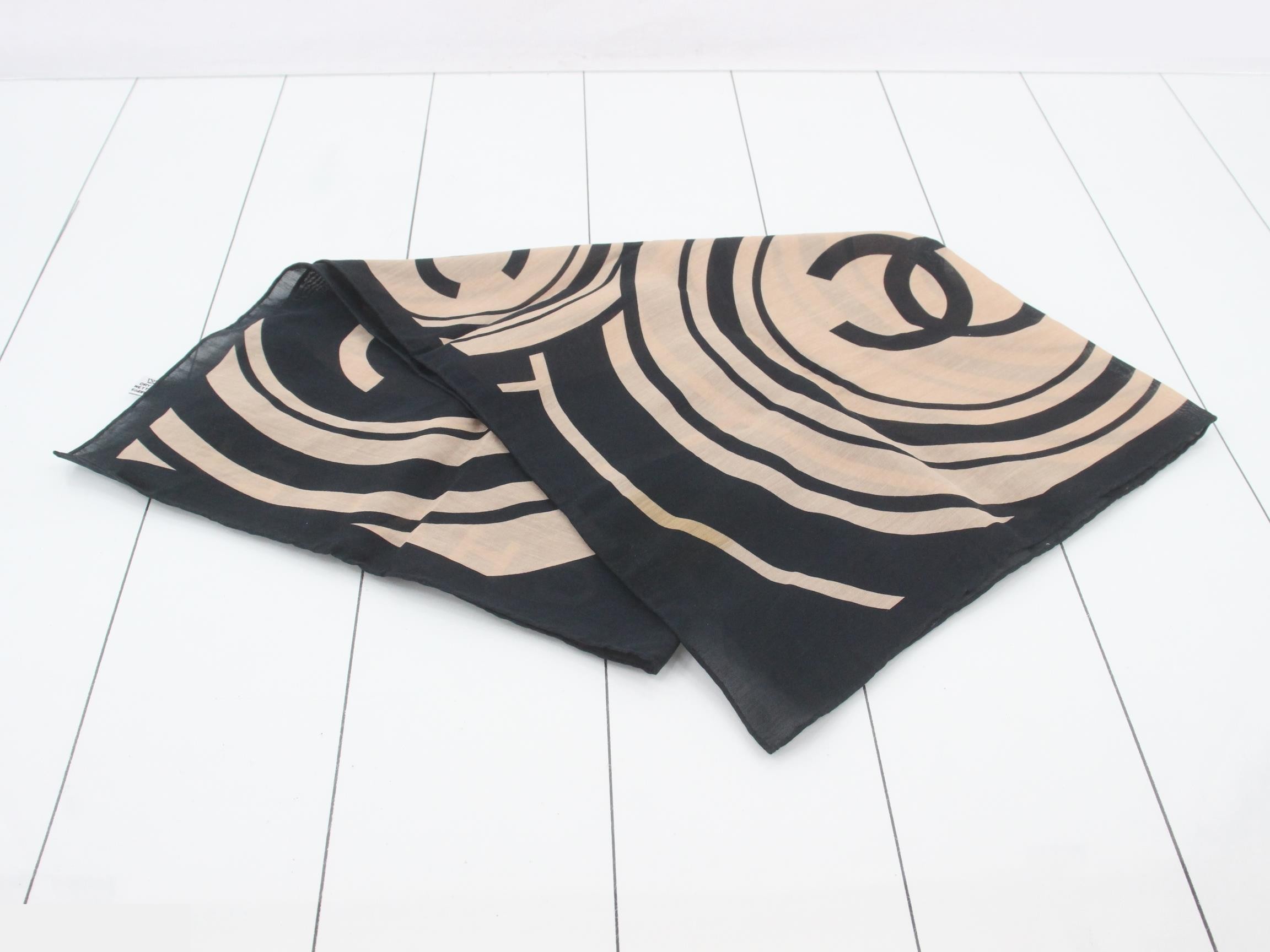 Other lines: Small items, accessories, scarves — view 3
