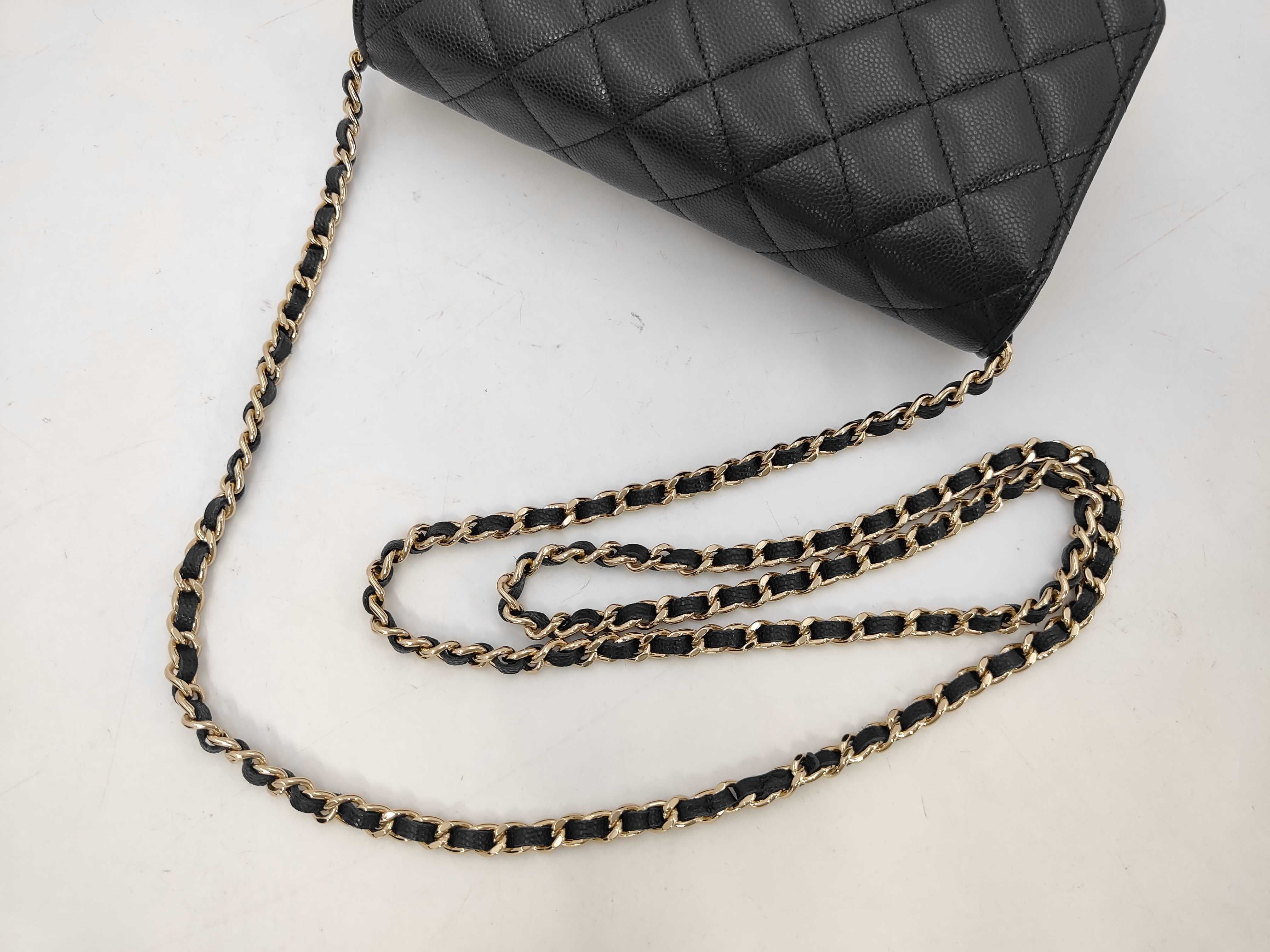 Matelassé Caviar Skin Chain Wallet Shoulder Bag — view 5