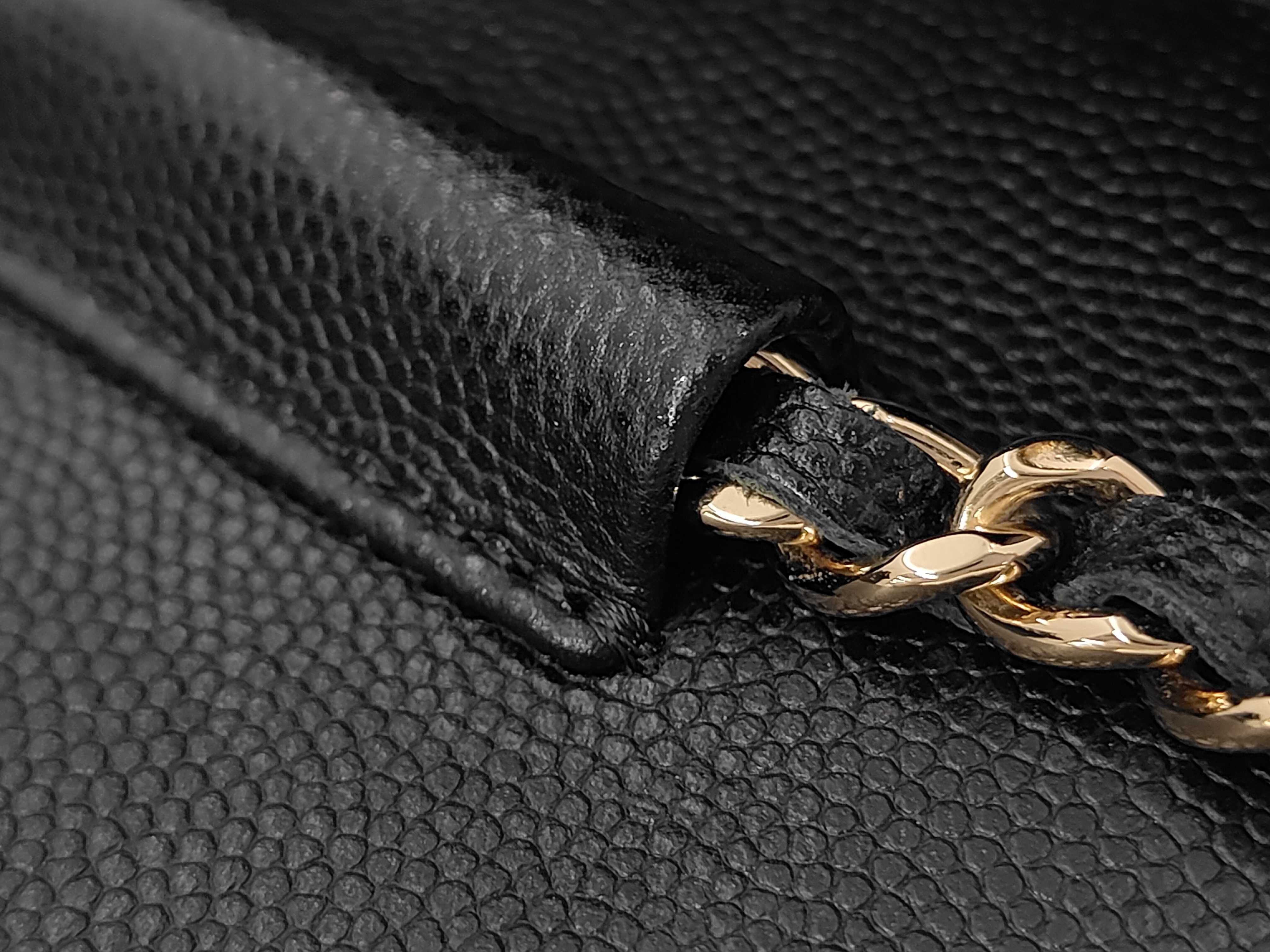 Matelassé Caviar Skin Chain Wallet Shoulder Bag — view 6