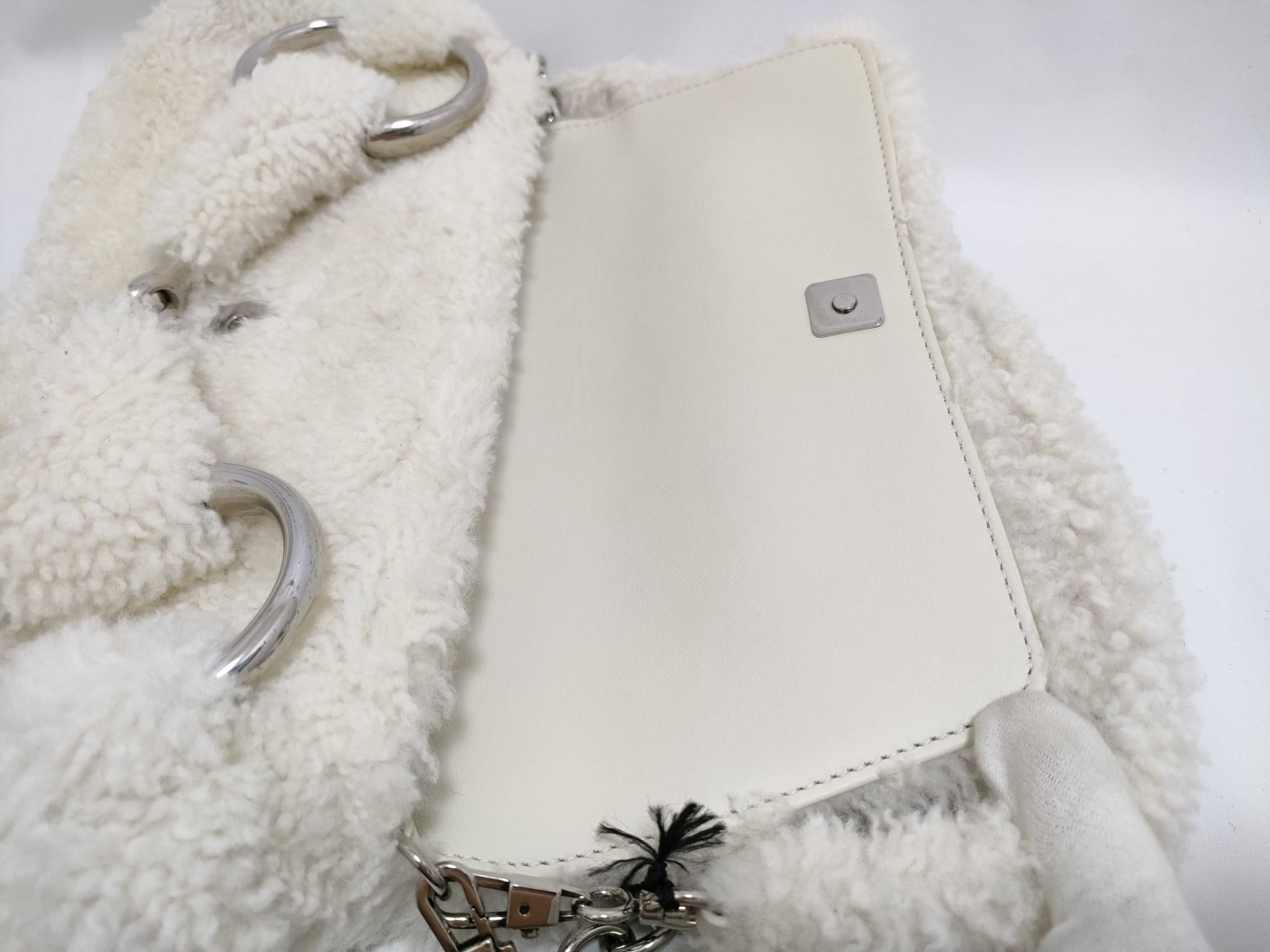 Horsebit Boa Chain Shoulder Bag — view 8