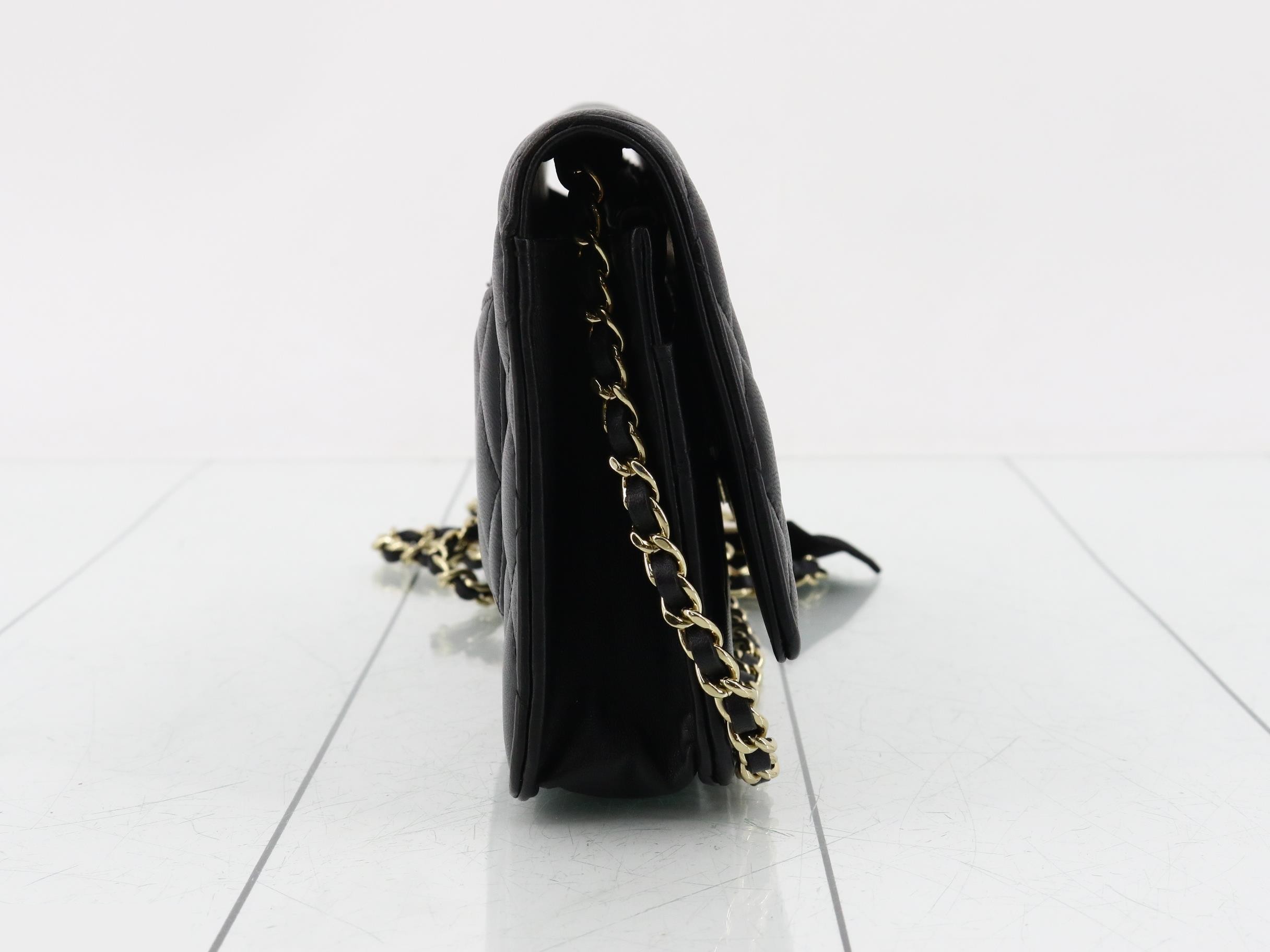 Matelassé Chain Shoulder Bag - Camellia — view 4