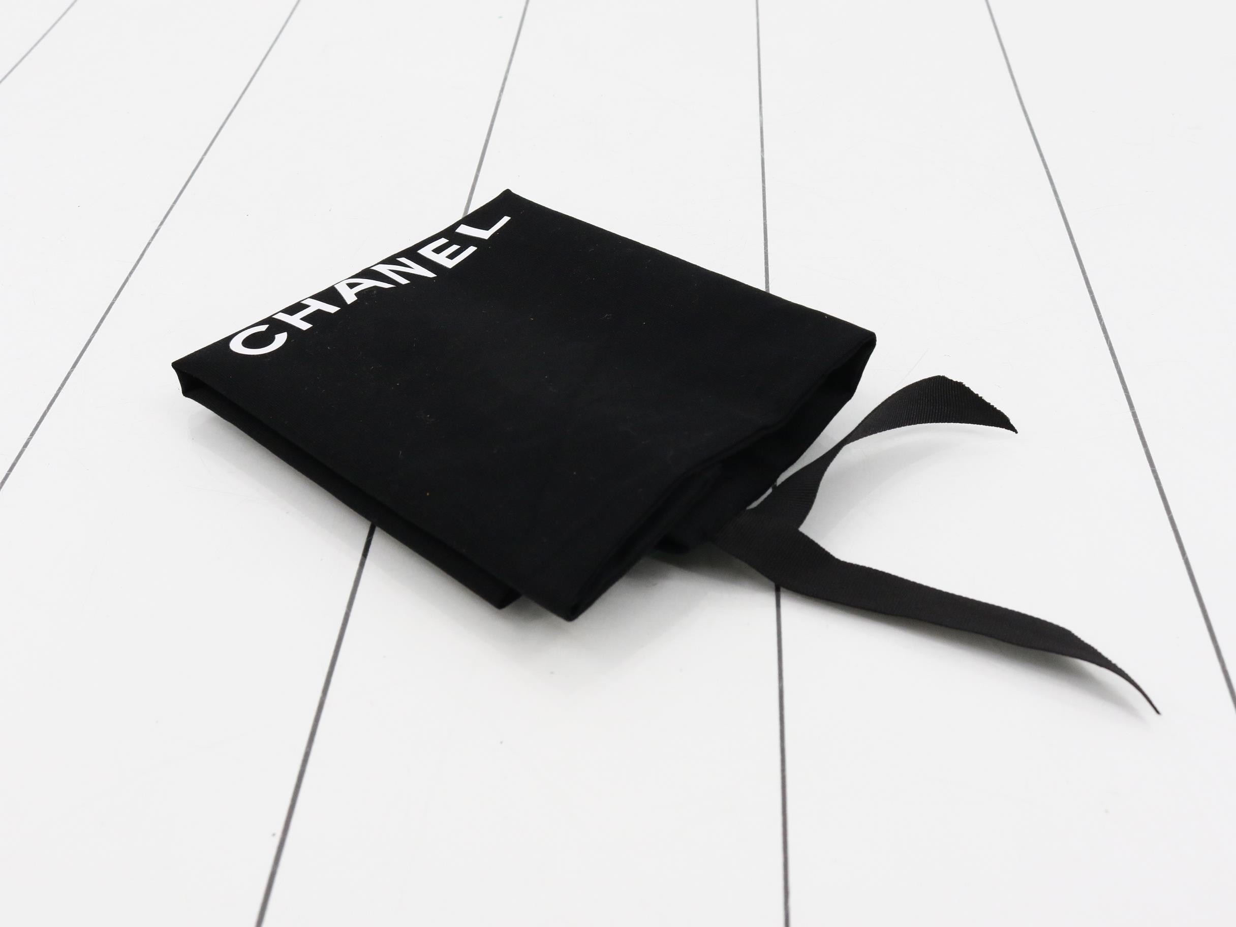 Matelassé Chain Shoulder Bag - Camellia — view 7