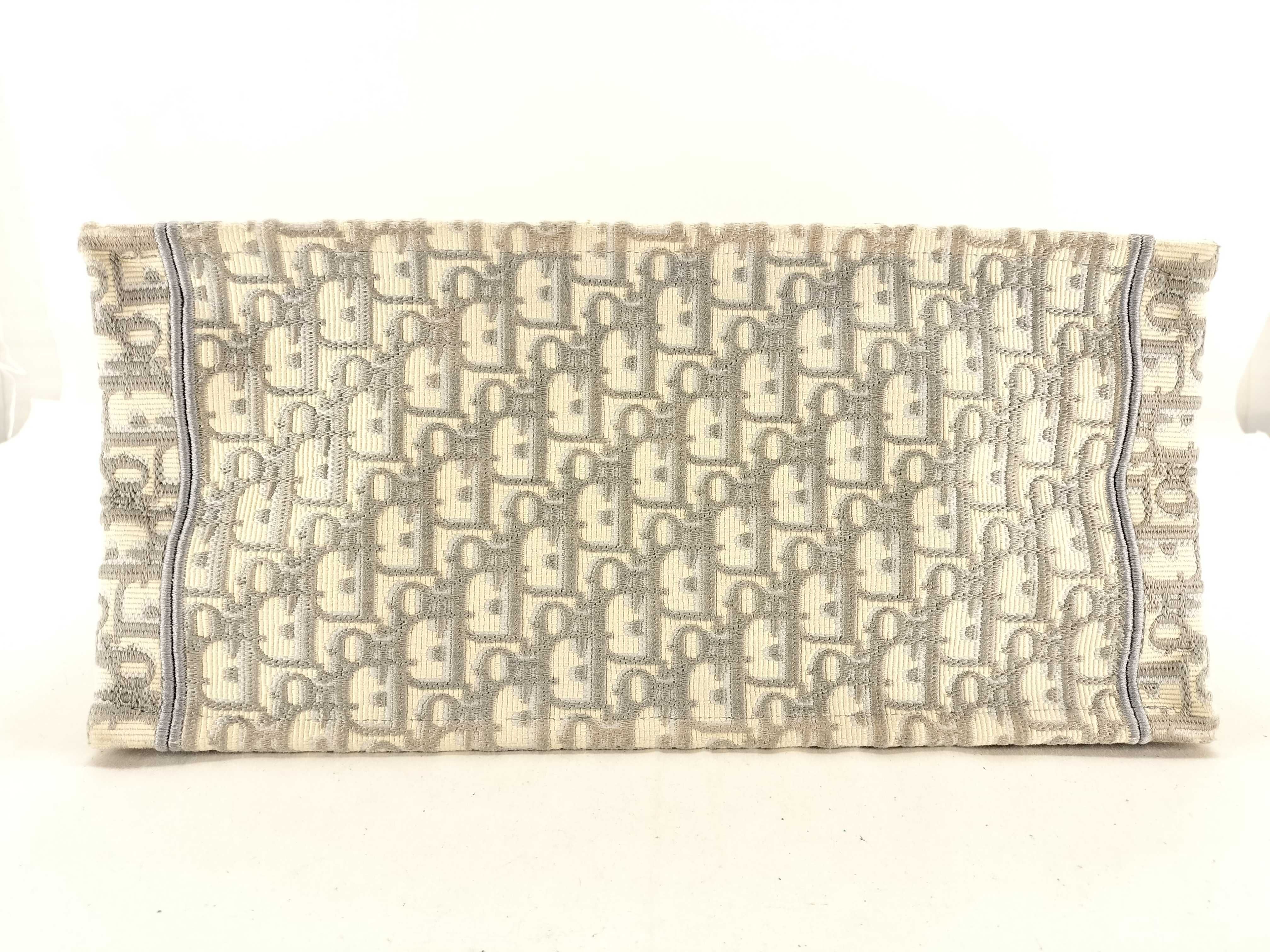 Oblique Book Tote Medium RFID Tote Bag — view 7