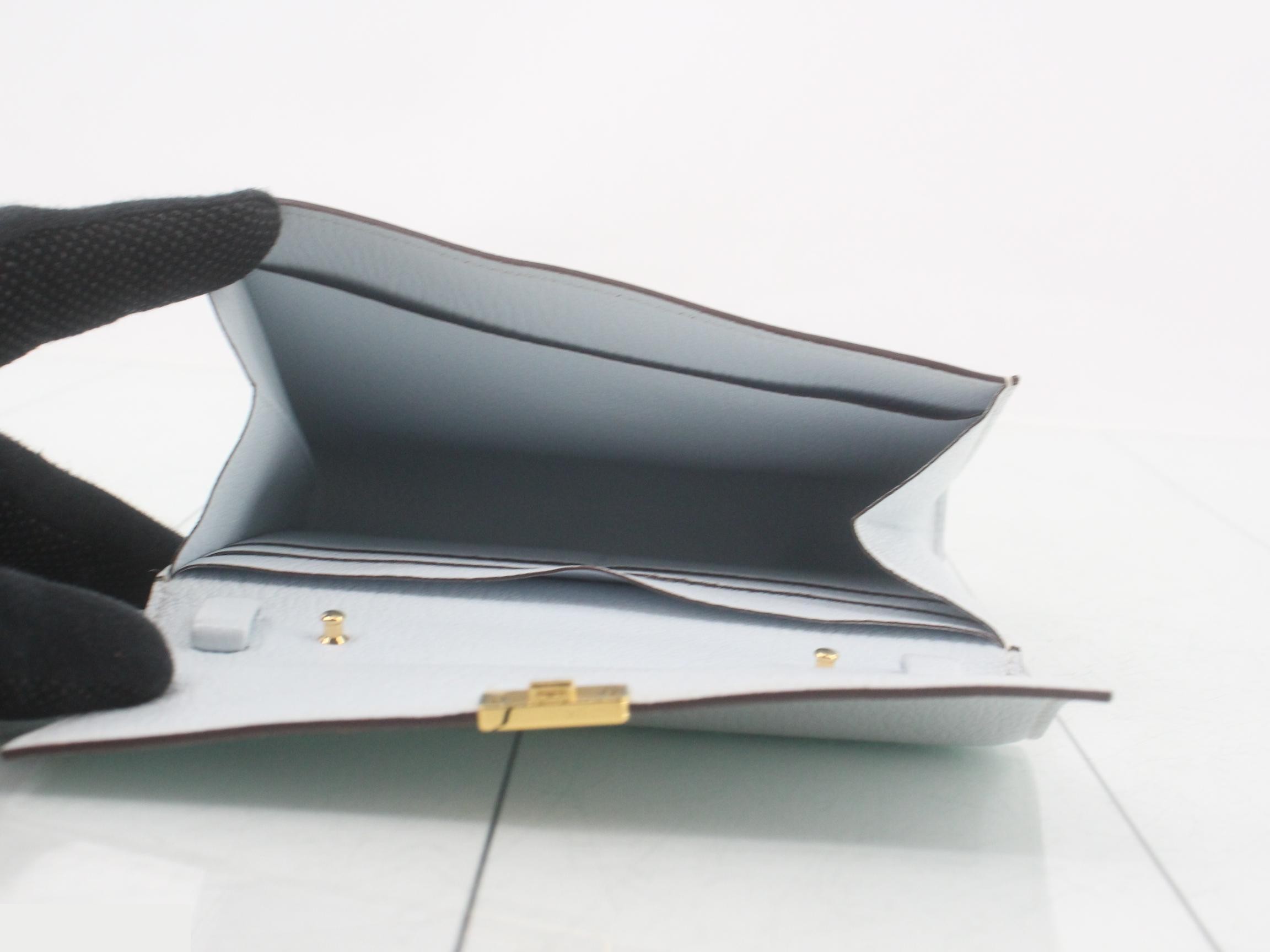 Click 16 - Other Wallets - U — view 4