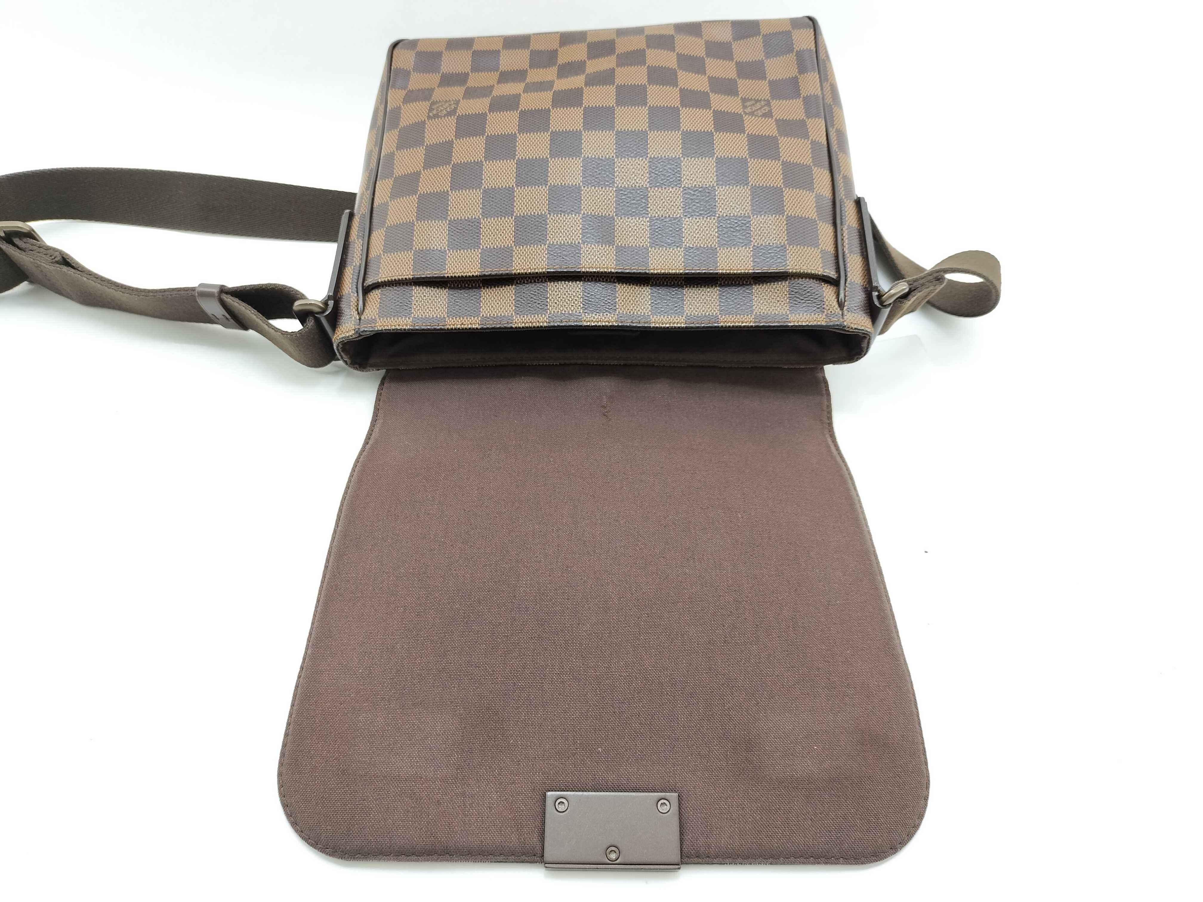 Damier District PM Shoulder Bag — view 11