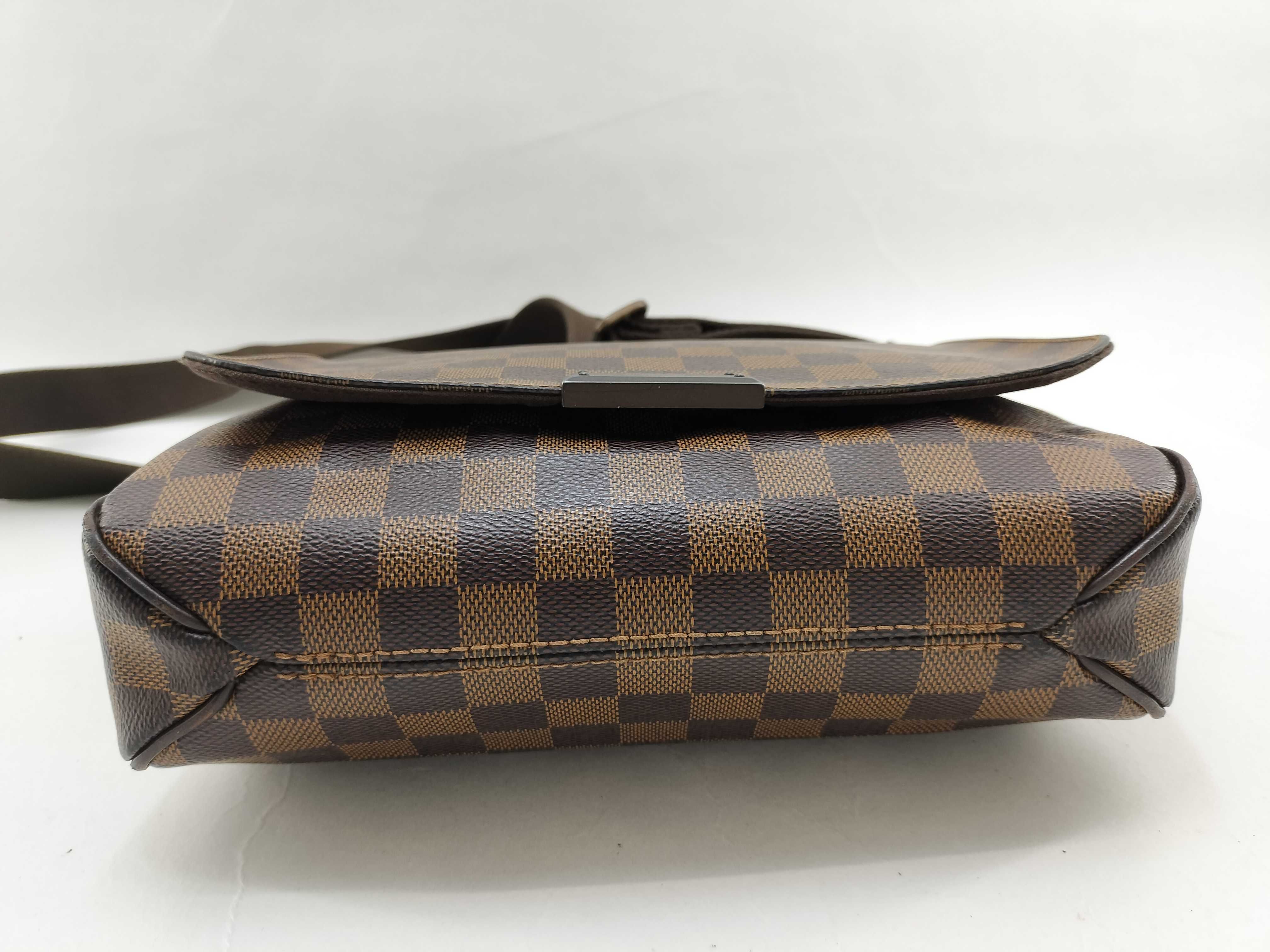 Damier District PM Shoulder Bag — view 4