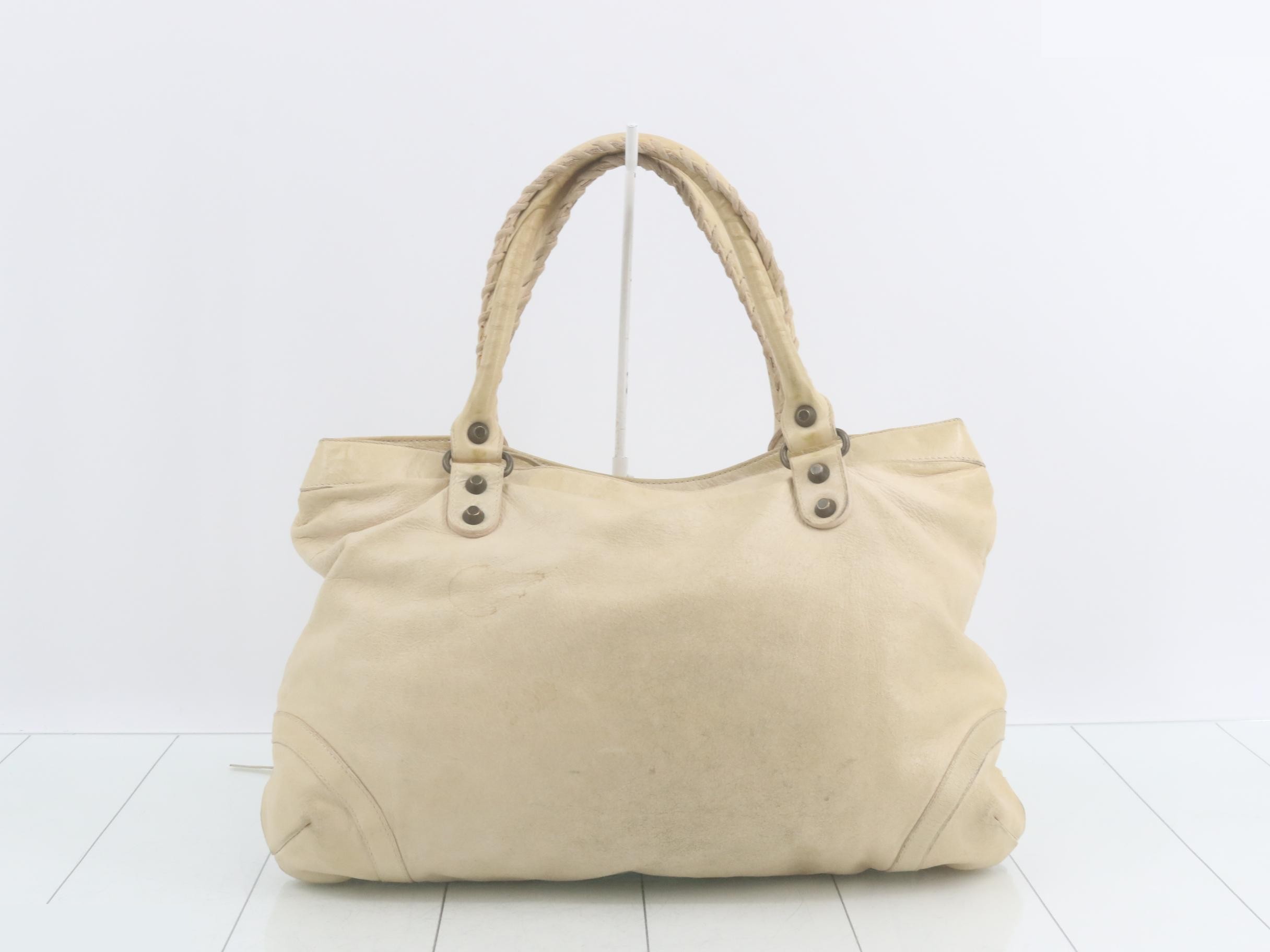 Classic handbag — view 2