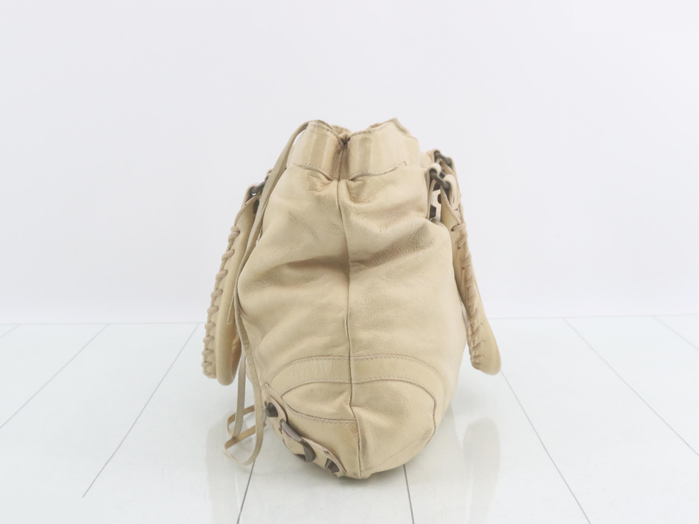 Classic handbag — view 3