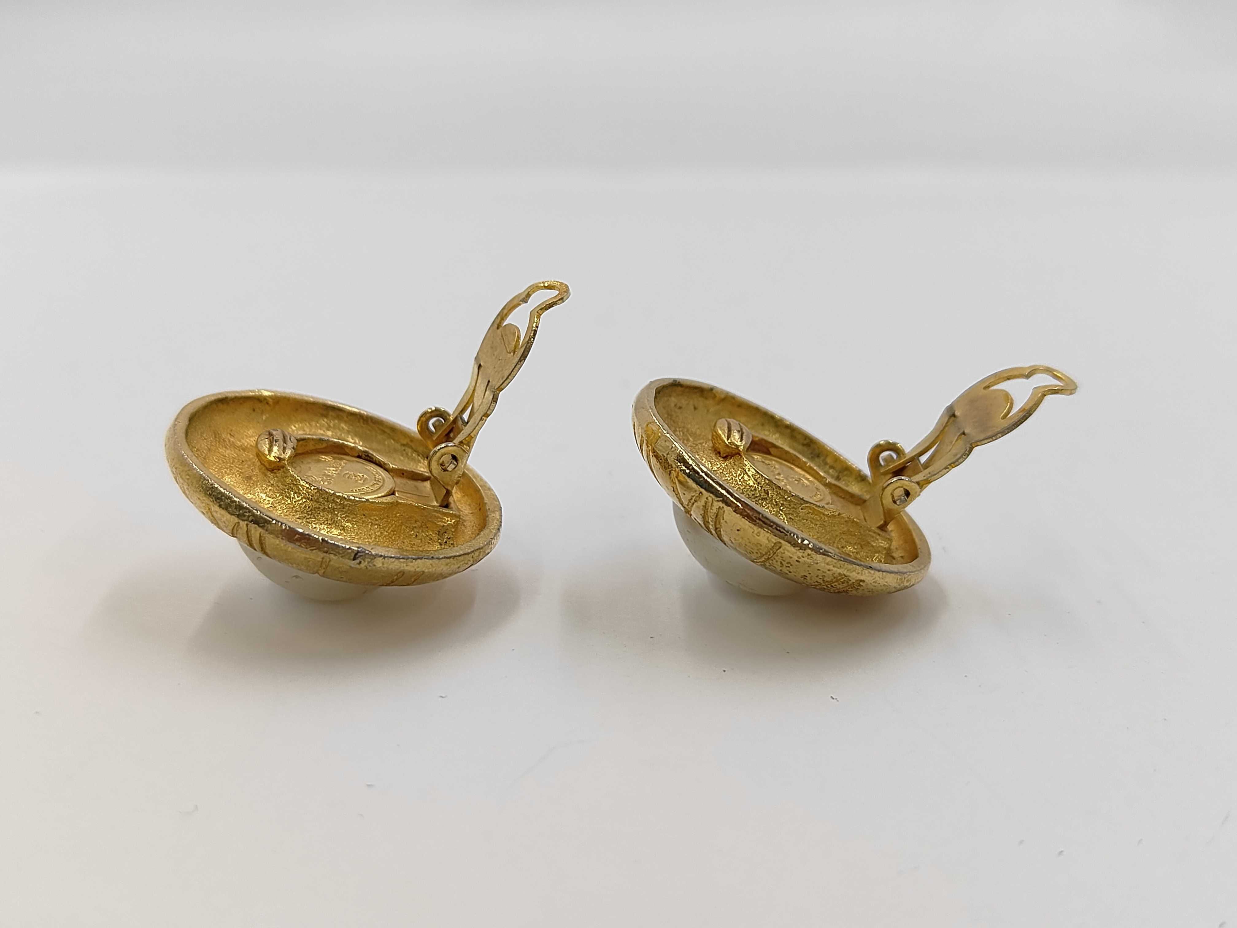 brand jewelry earrings, Matelassé pearl earrings. — view 4