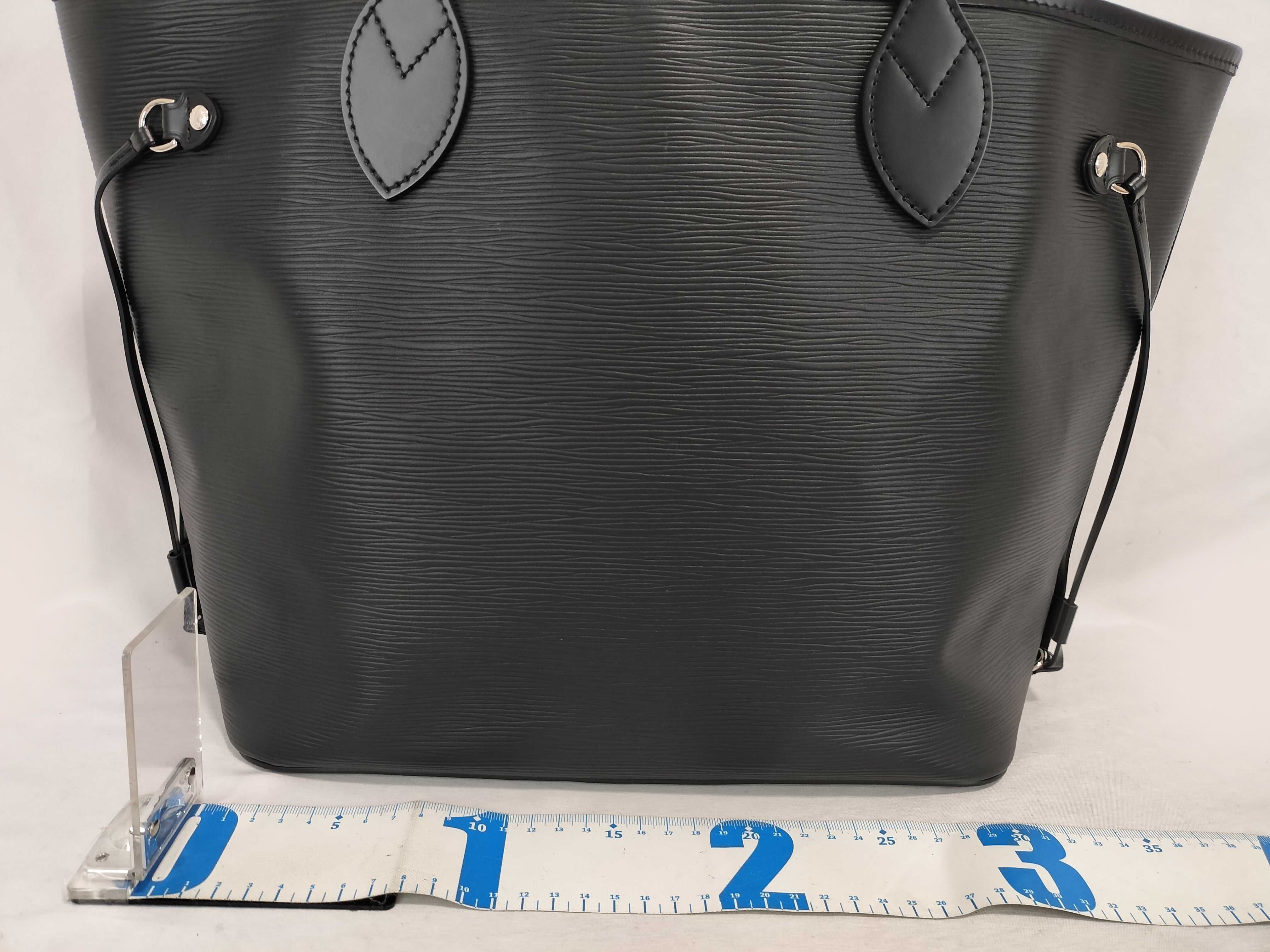 Epi Neverfull MM Epi Black M11930 Tote Bag — view 2